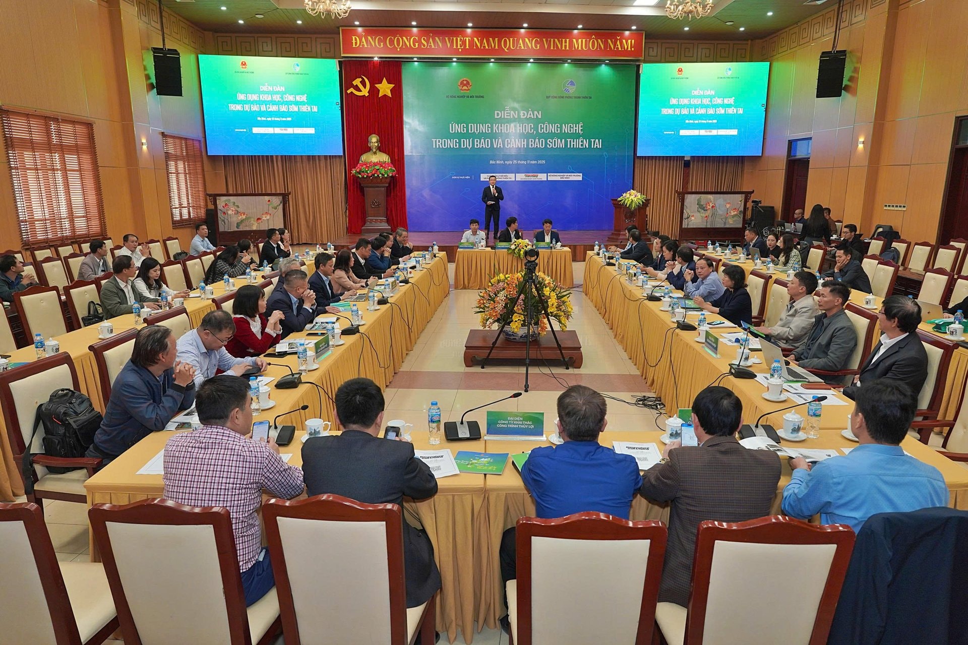 dien-dan-ung-dung-cong-nghe-trong-du-bao-va-canh-bao-som-thien-tai-143858_328.jpg