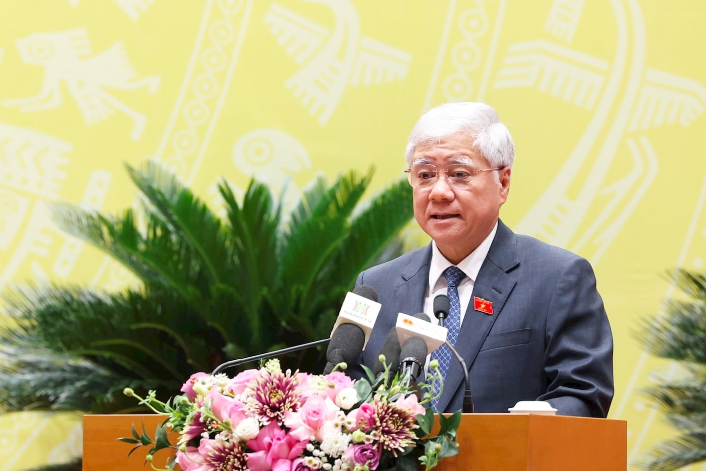 دو فان تشين، نائب رئيس الجمعية الوطنية الدائم، يتحدث. المصدر: hanoimoi.vn