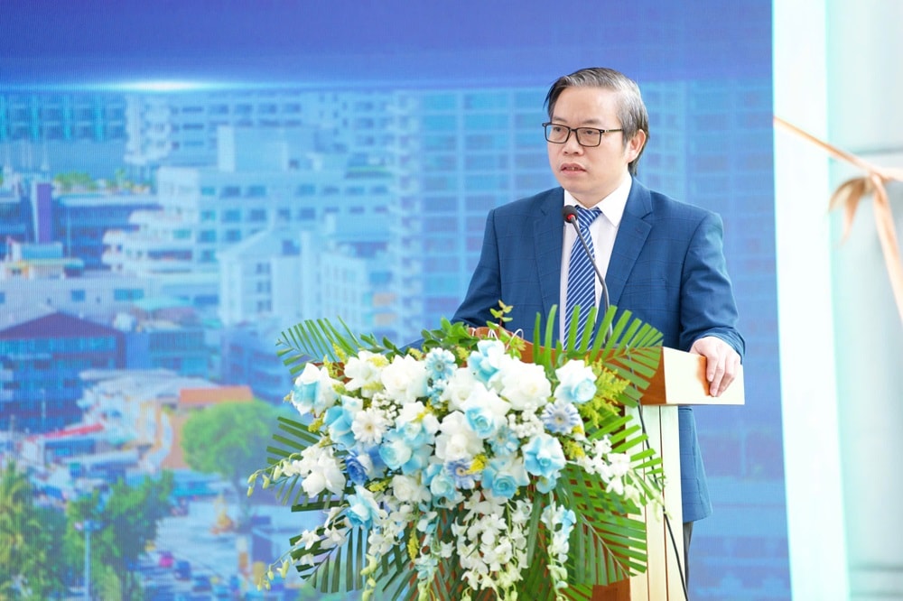 GS.TS.BS Trần Trung Dũng phát biểu tại buổi lễ. 