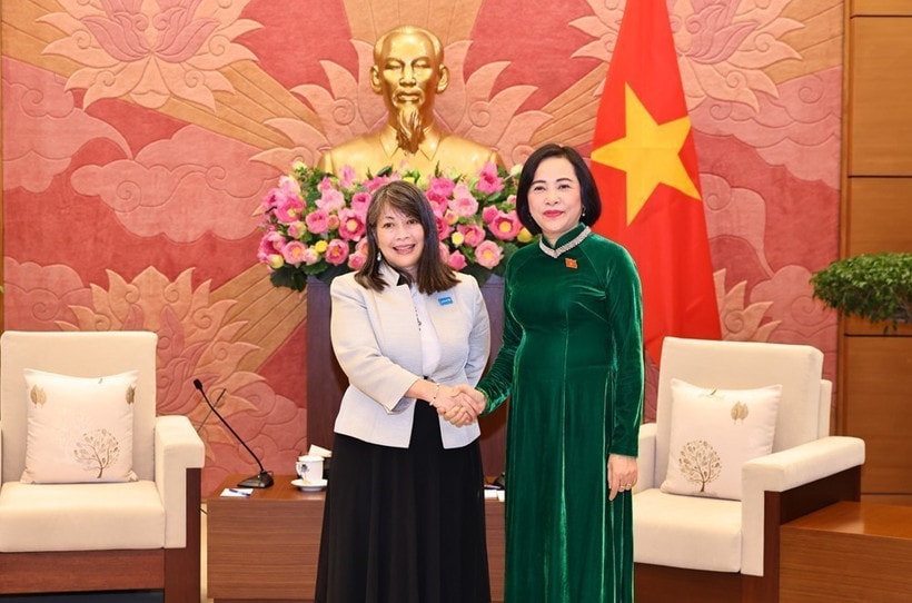 National Assembly (NA) Vice Chairwoman Nguyen Thi Thanh (R) receives UNICEF Regional Director for East Asia and the Pacific June Kunugi (Photo: VNA)