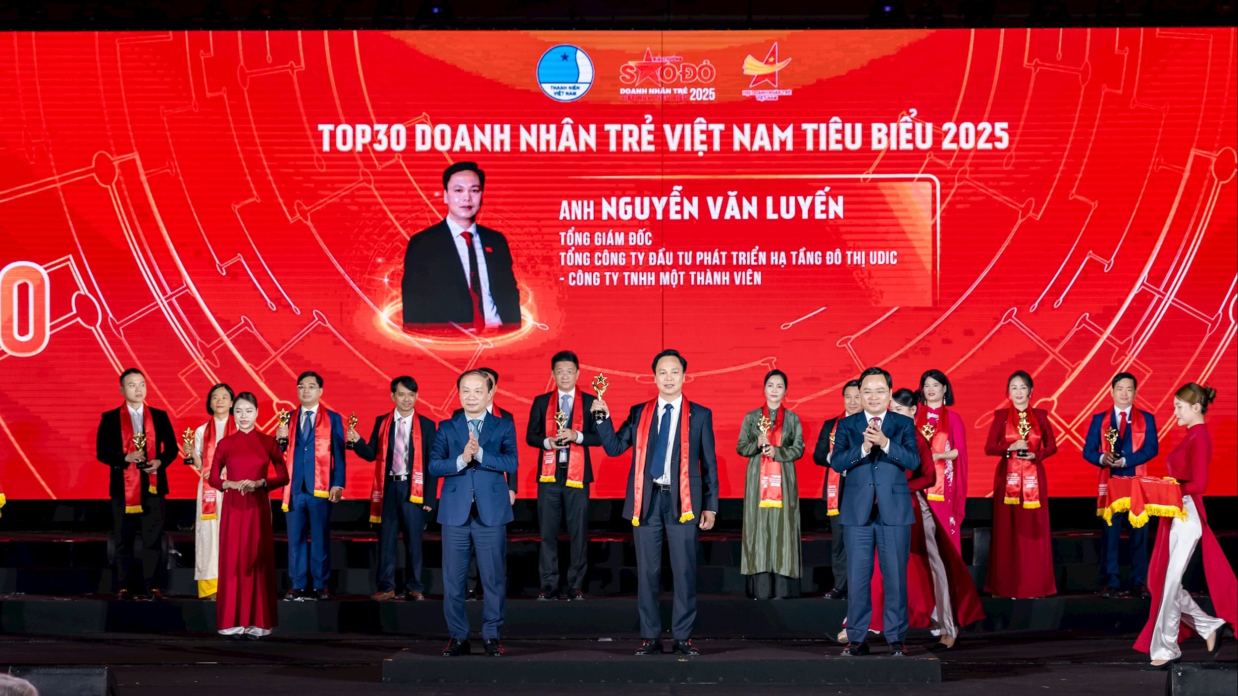 El Sr. Nguyen Van Luyen, Director General de UDIC Corporation, fue reconocido como Joven Emprendedor Destacado en 2025.