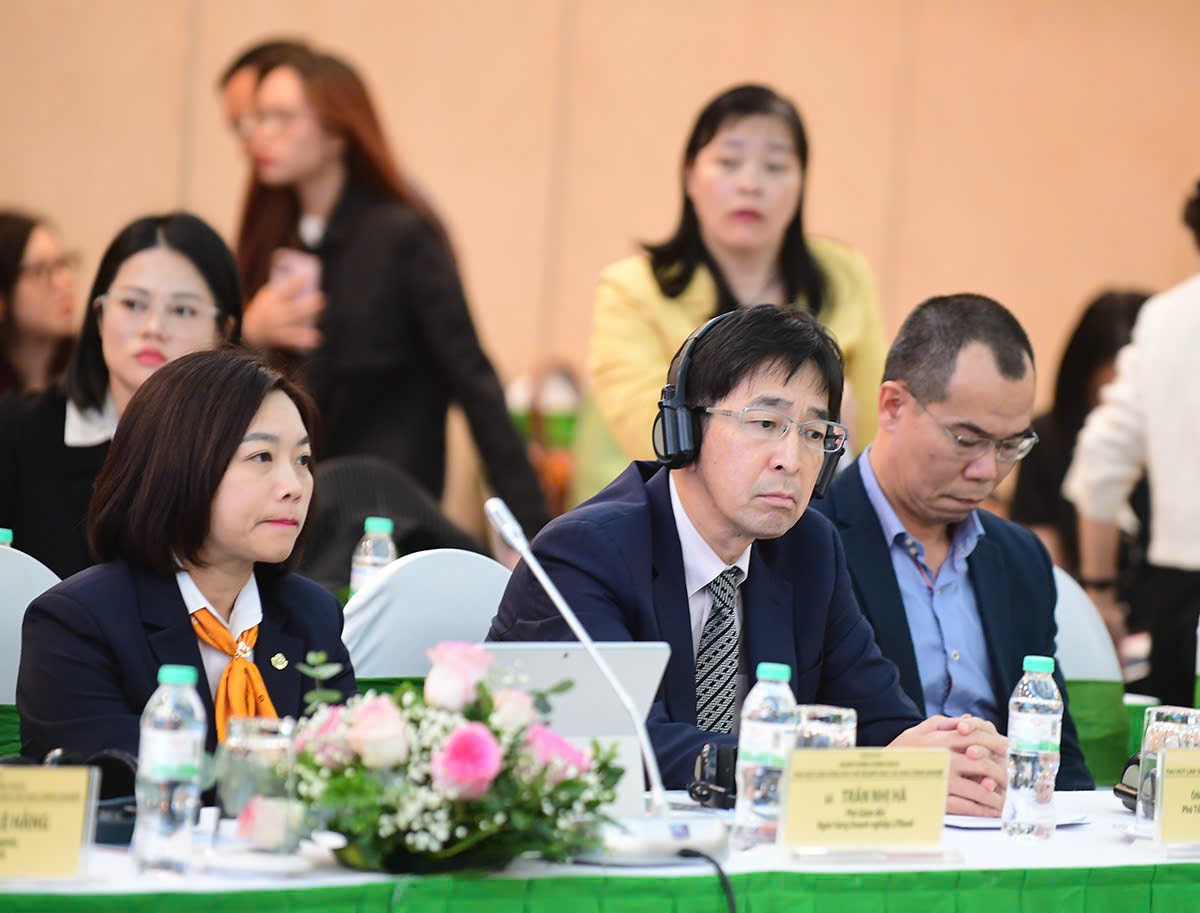 1700594474091750889 (1)