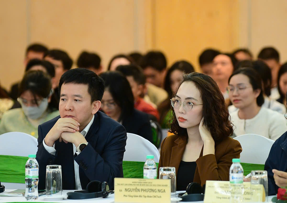 1700594474091750889 (3)