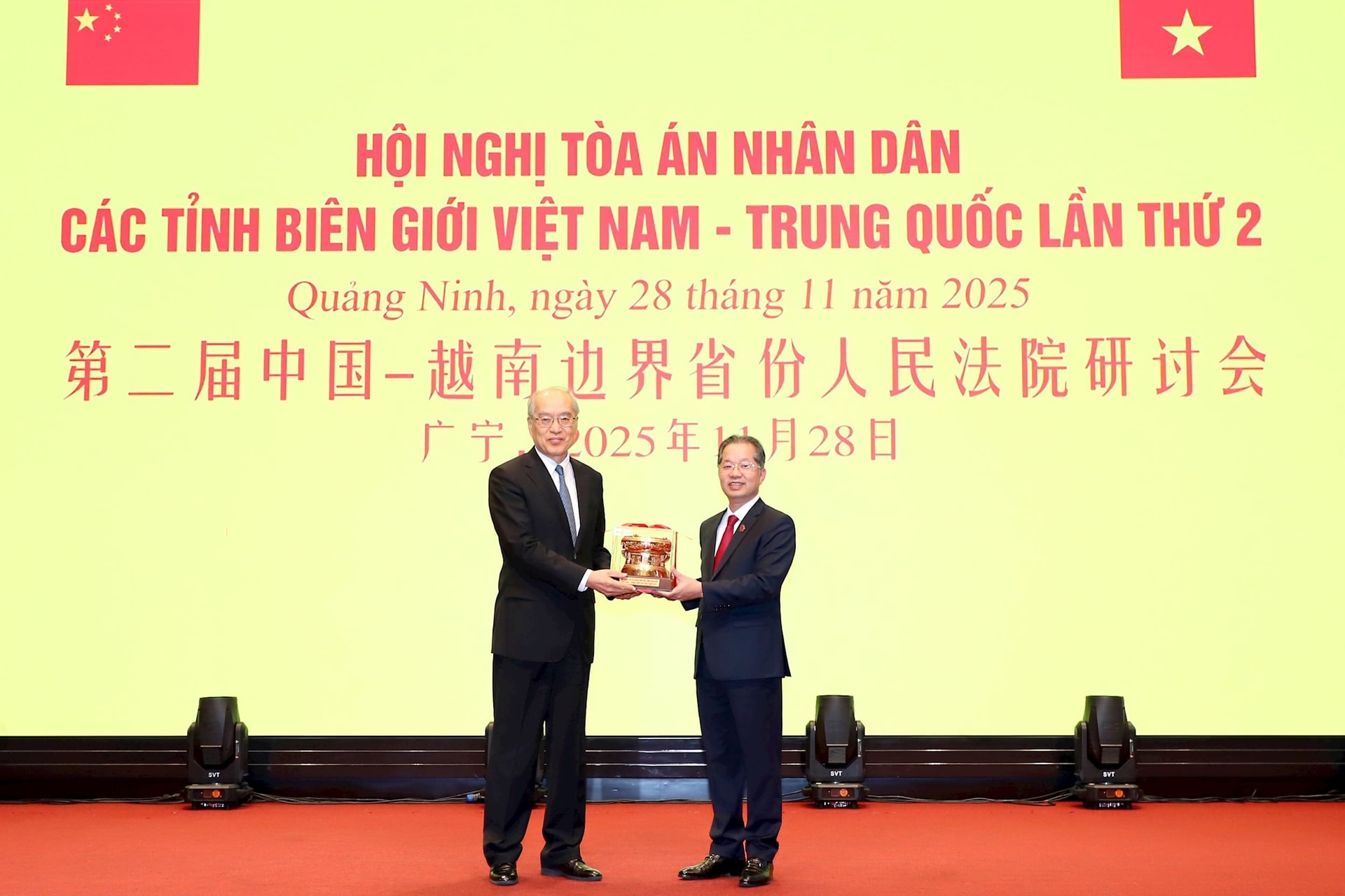 vn-tr-toa-an-bien-gioi-28-.jpg