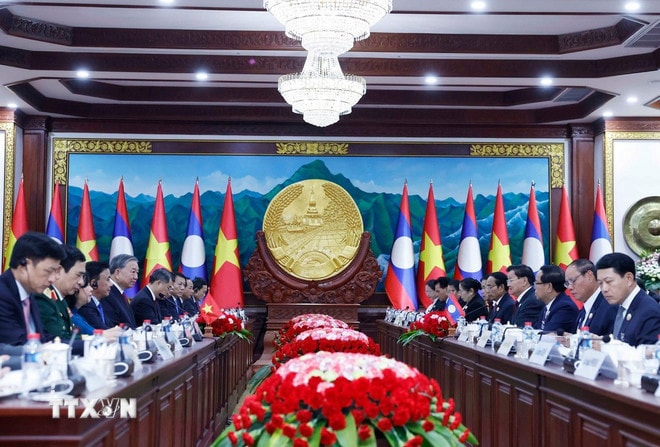 Tổng Bí thư Tô Lâm hội đàm với Tổng Bí thư, Chủ tịch nước Lào Thongloun Sisoulith. (Ảnh: Thống Nhất/TTXVN) ttxvn-0112-tong-bi-thu-hoi-dam-tong-bi-thu-lao-1.jpg