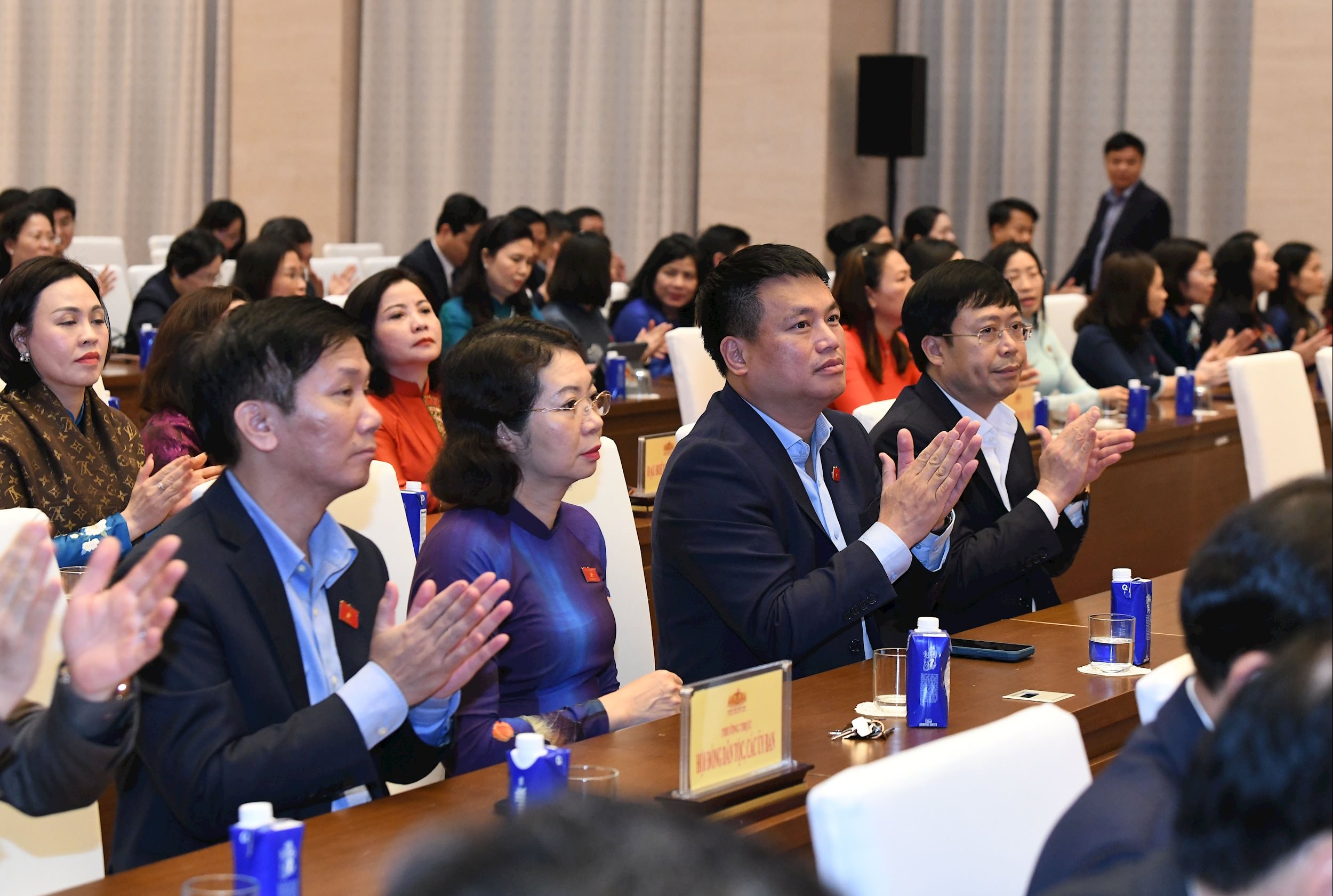 ប្រតិភូសន្និសីទ.៤