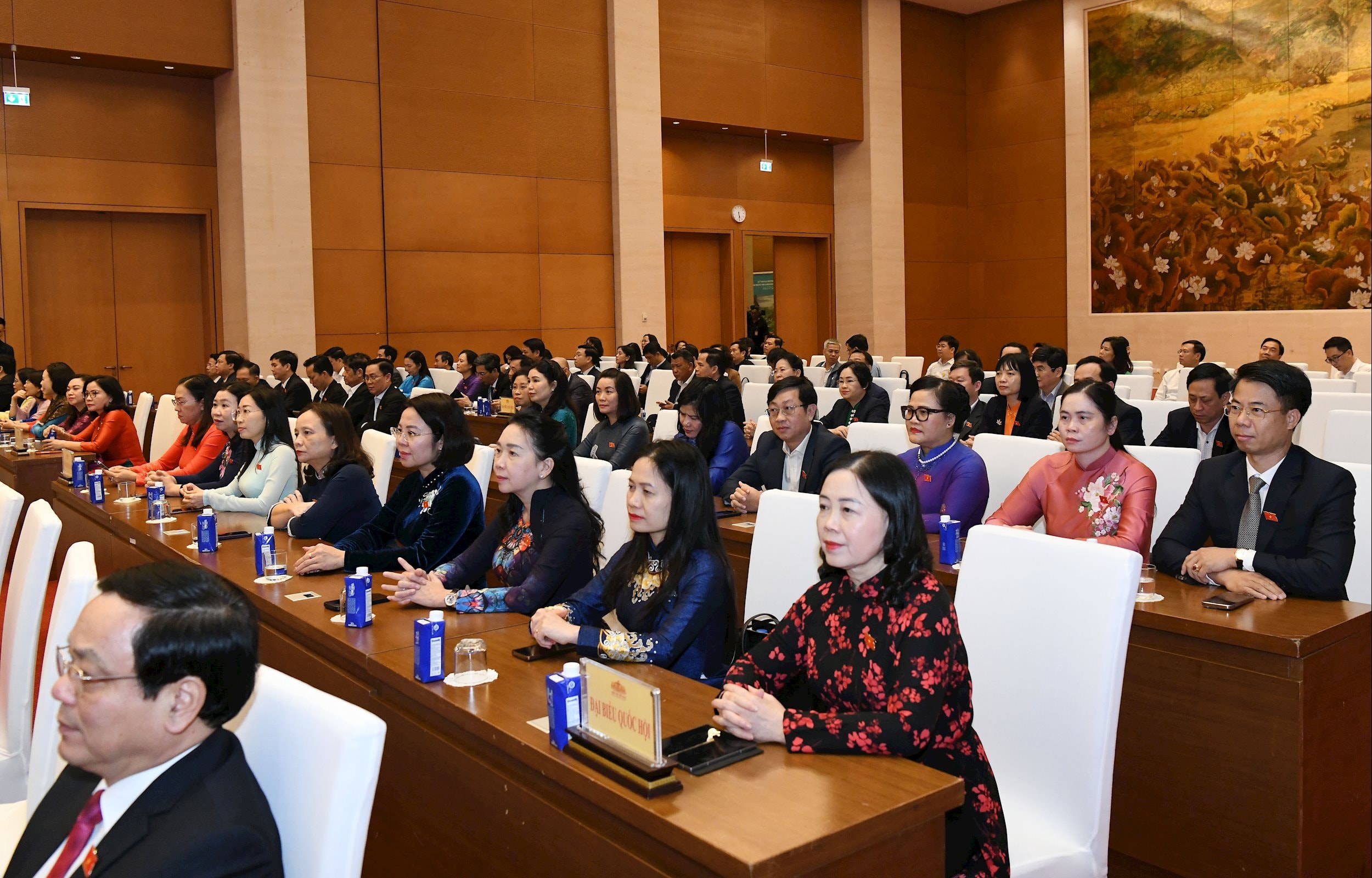 ប្រតិភូចូលរួមសន្និសីទ។៧