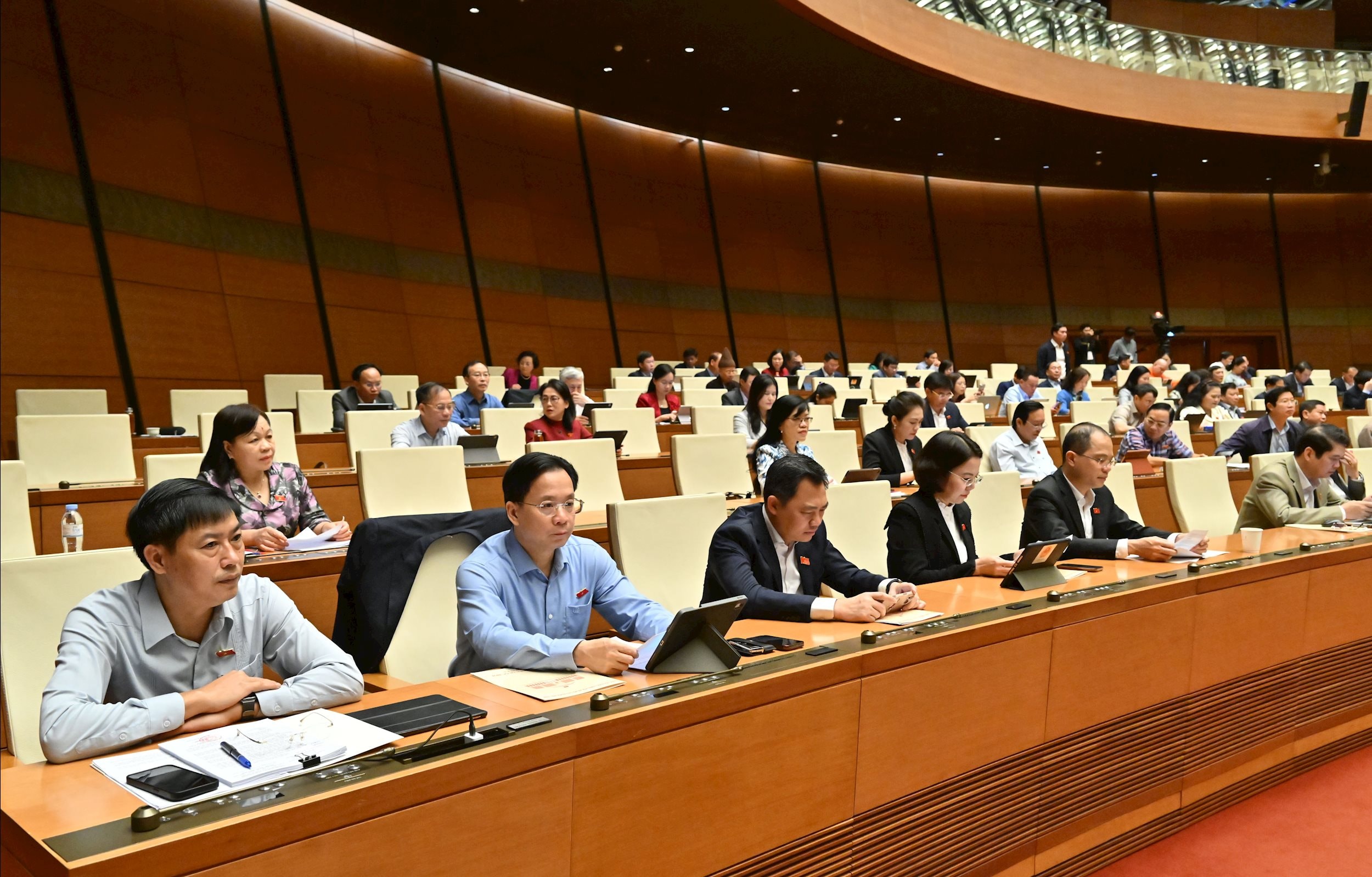 נציגים בפגישה