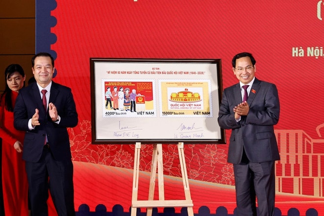na-stamp-80-years-vna.jpg