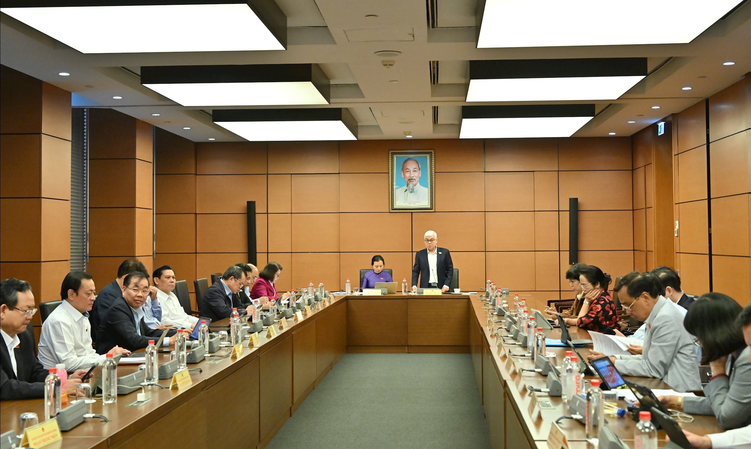 ទិដ្ឋភាពនៃក្រុមទី 2