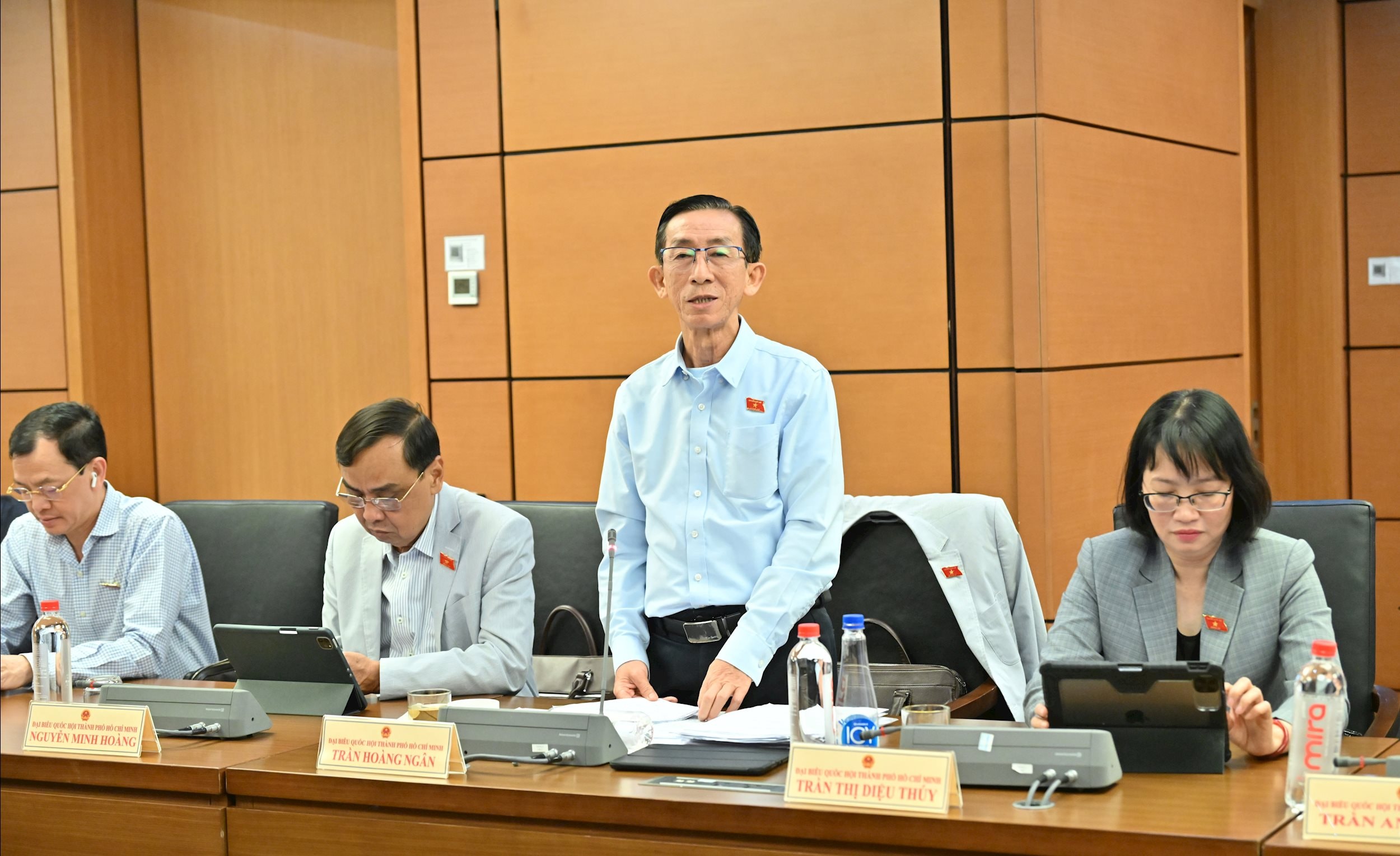 លោក Tran Hoang Ngan