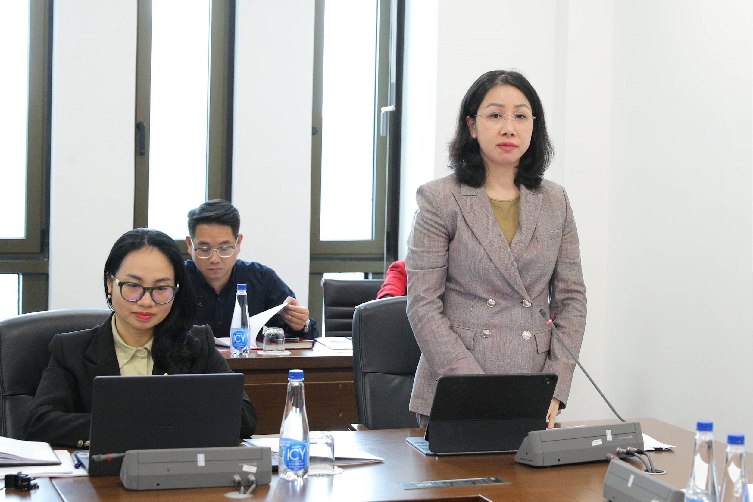 Direktur Departemen Umum Phan Thi Thuy Linh berbicara