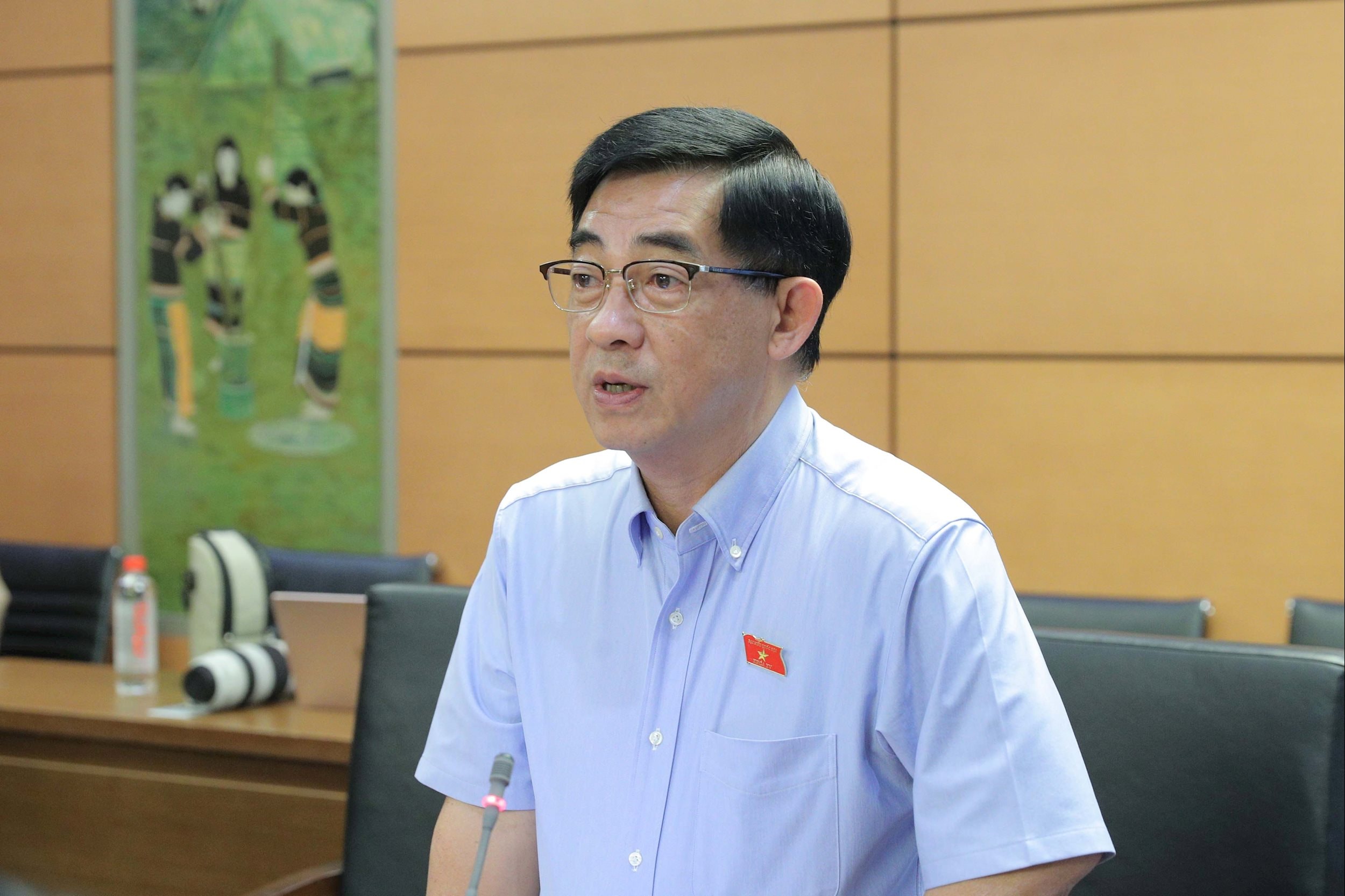 Εκπρόσωπος της Εθνοσυνέλευσης Χουίν Ταν Τσουνγκ (Ντονγκ Νάι)