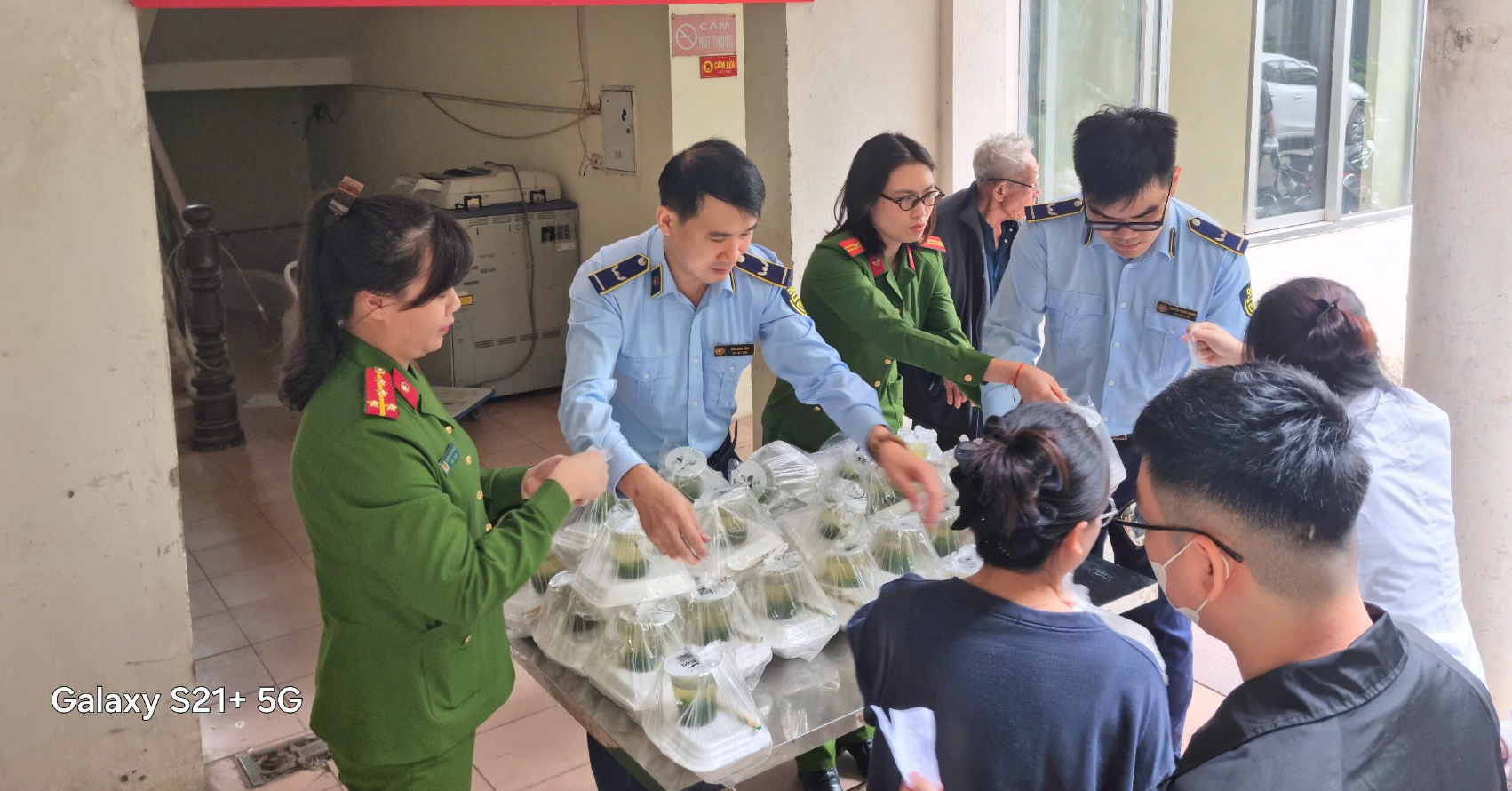 Ảnh màn hình 2025-12-05 lúc 19.24.57