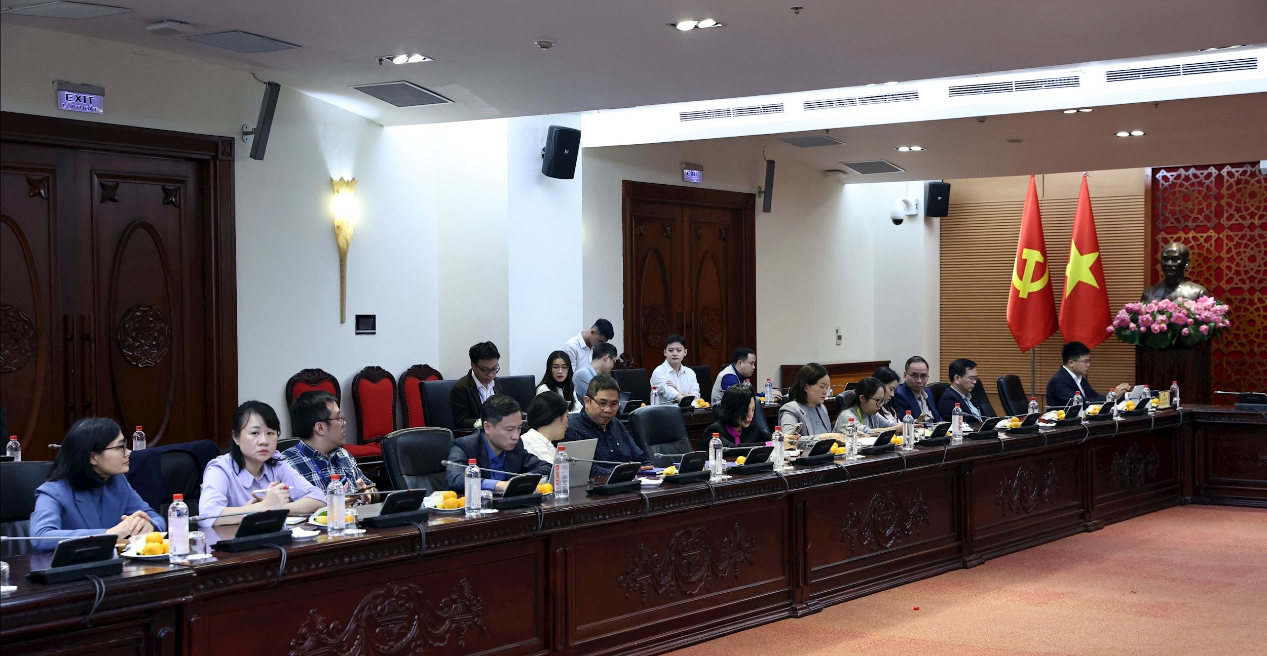 Các đạib biểu tham dự cuộc họp (1)