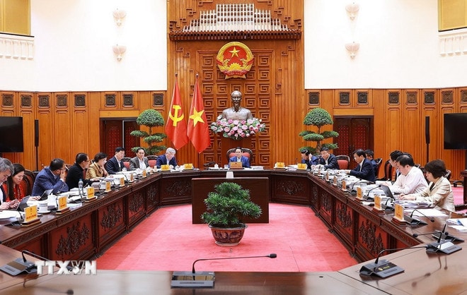 Thủ tướng Phạm Minh Chính chủ trì họp Thường trực Chính phủ về phát triển Đề án Khu thương mại tự do và Trung tâm lọc hóa dầu và năng lượng quốc gia tại Dung Quất. (Ảnh: Dương Giang/TTXVN) ttxvn-thu-tuong-khu-thuong-mai-tu-do-4.jpg