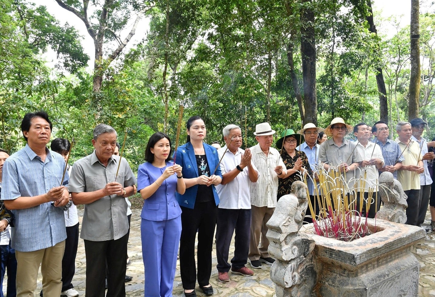 tongketvenguon80nam.jpg