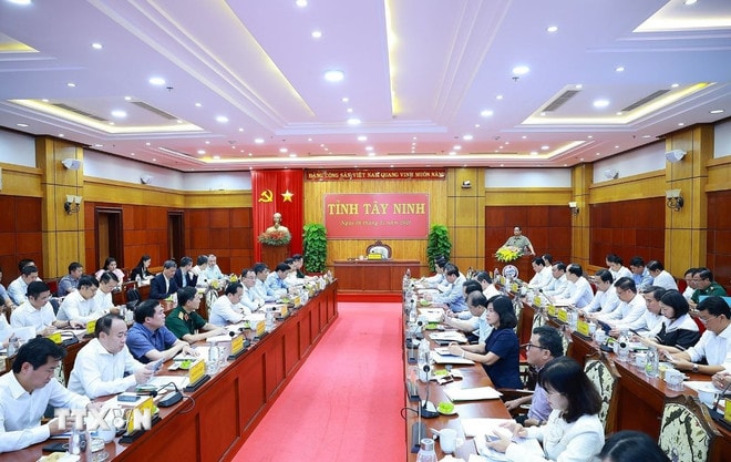 ttxvn-thu-tuong-lam-viec-voi-ban-thuong-vu-tinh-uy-tay-ninh-0812-2.jpg
