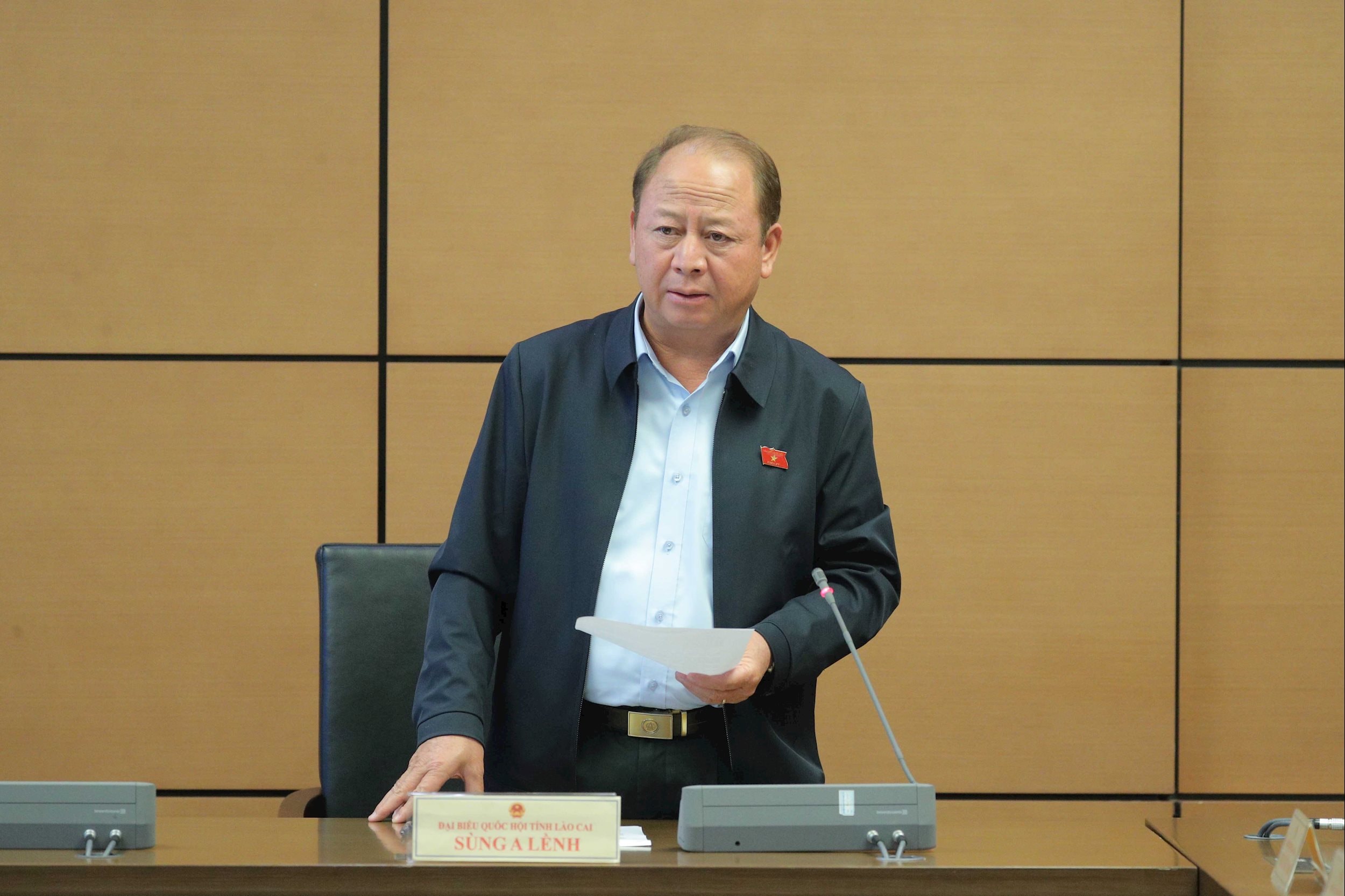 Представитель Национальной ассамблеи Сунг А Лен (Лаокай)