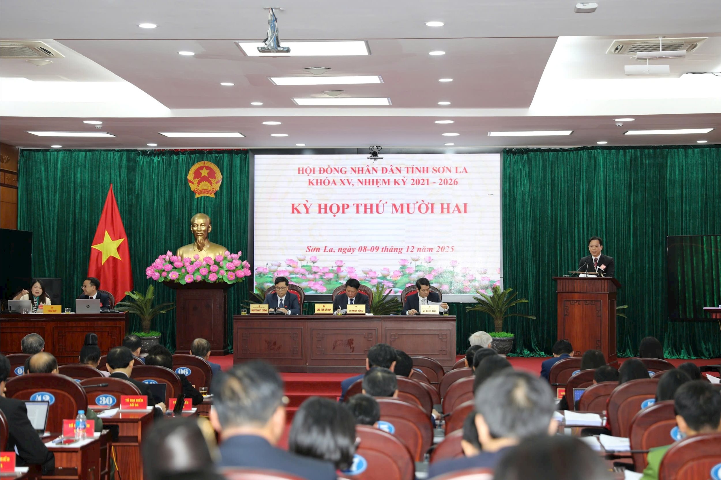 f725bd7214109b4ec201.jpg
