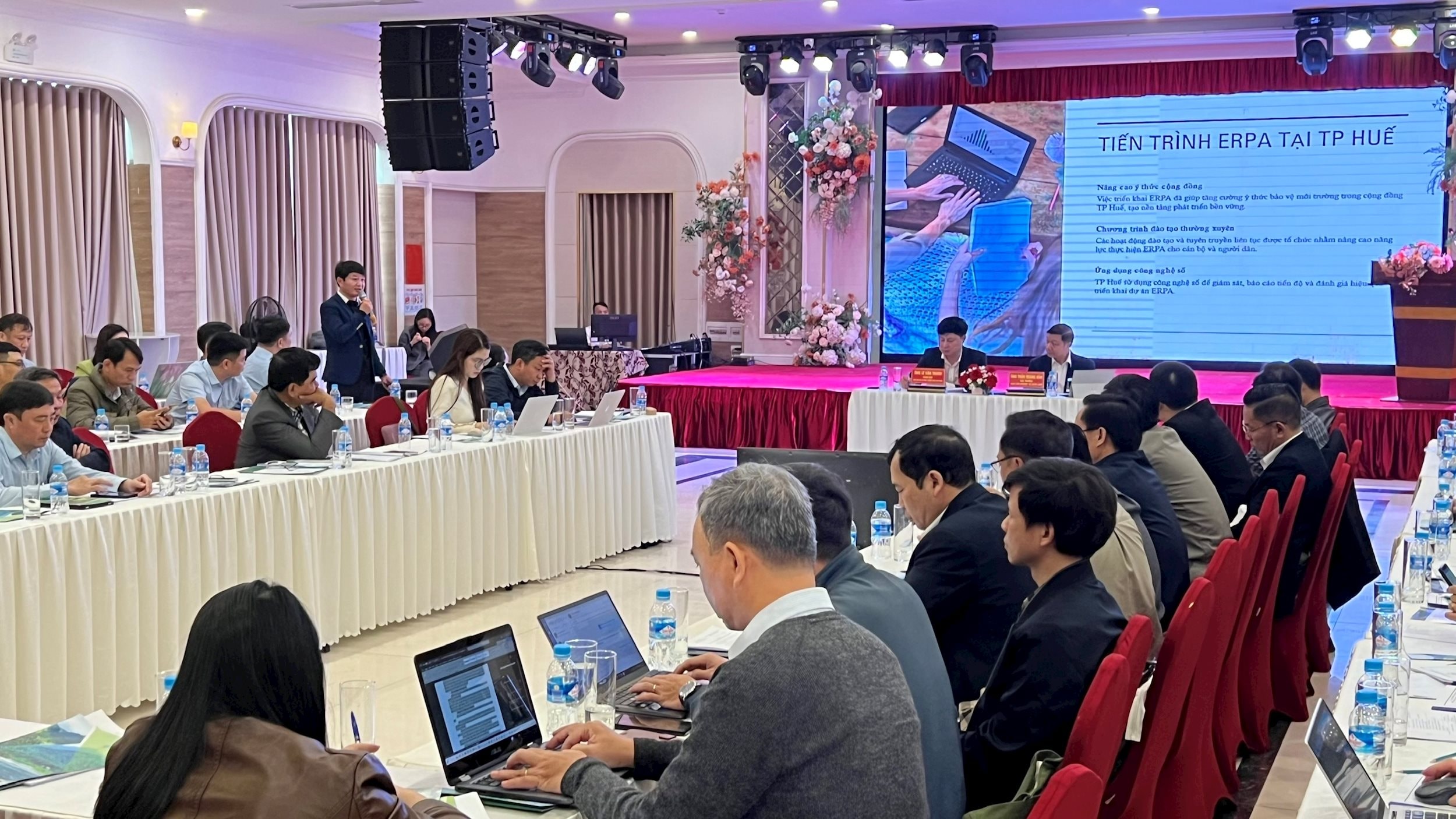 Hội thảo tham vấn đánh giá hiệu quả và tác động của thí điểm chuyển nhượng kết quả giảm phát thải và quản lý tài chính Thỏa thuận chi trả giảm phát thải khí nhà kính vùng Bắc Trung Bộ (ERPA). Ảnh TH