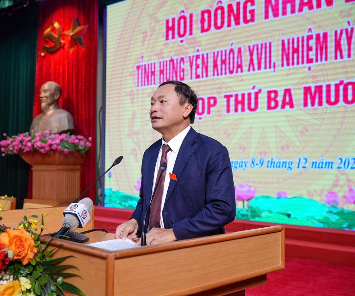Phó Bí thư Tỉnh ủy, Chủ tịch HĐND tỉnh Trần Quốc Văn phát biểu khai mạc kỳ họp