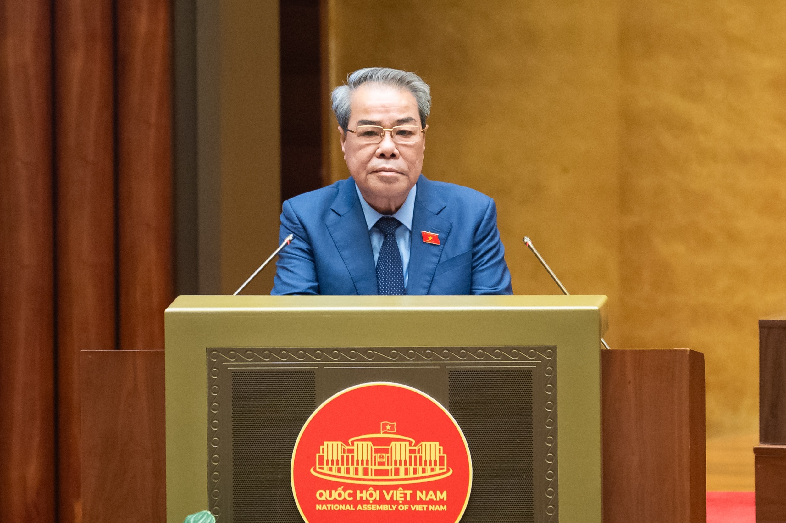 Ledamoten i nationalförsamlingens ständiga kommitté, Duong Thanh Binh, presenterade rapporten om resultaten av mottagandet av medborgare, hanteringen av framställningar och övervakningen av lösningen av klagomål och anmälningar som medborgare skickat till nationalförsamlingen under 2025.