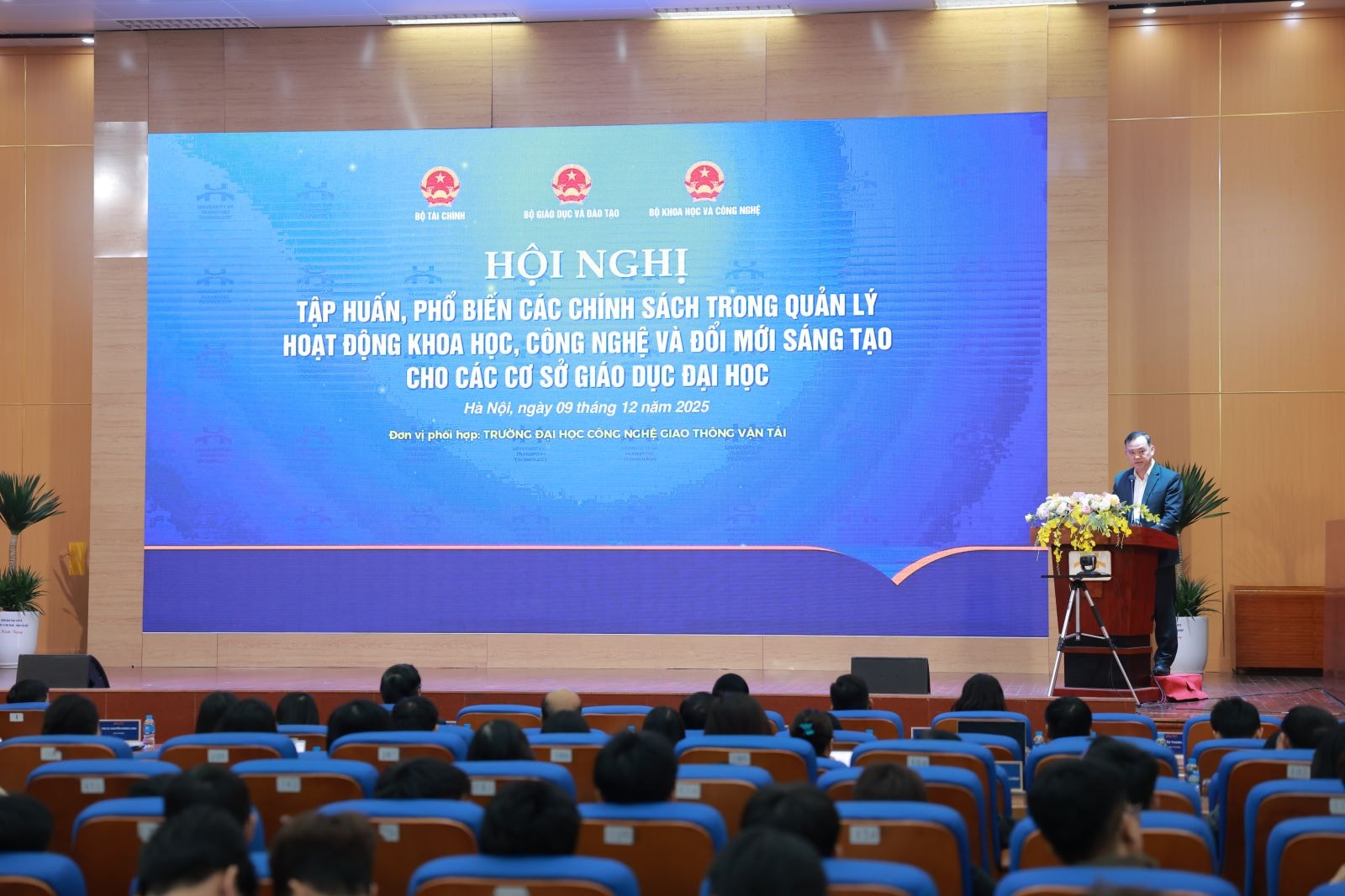 Toàn cảnh Hội nghị