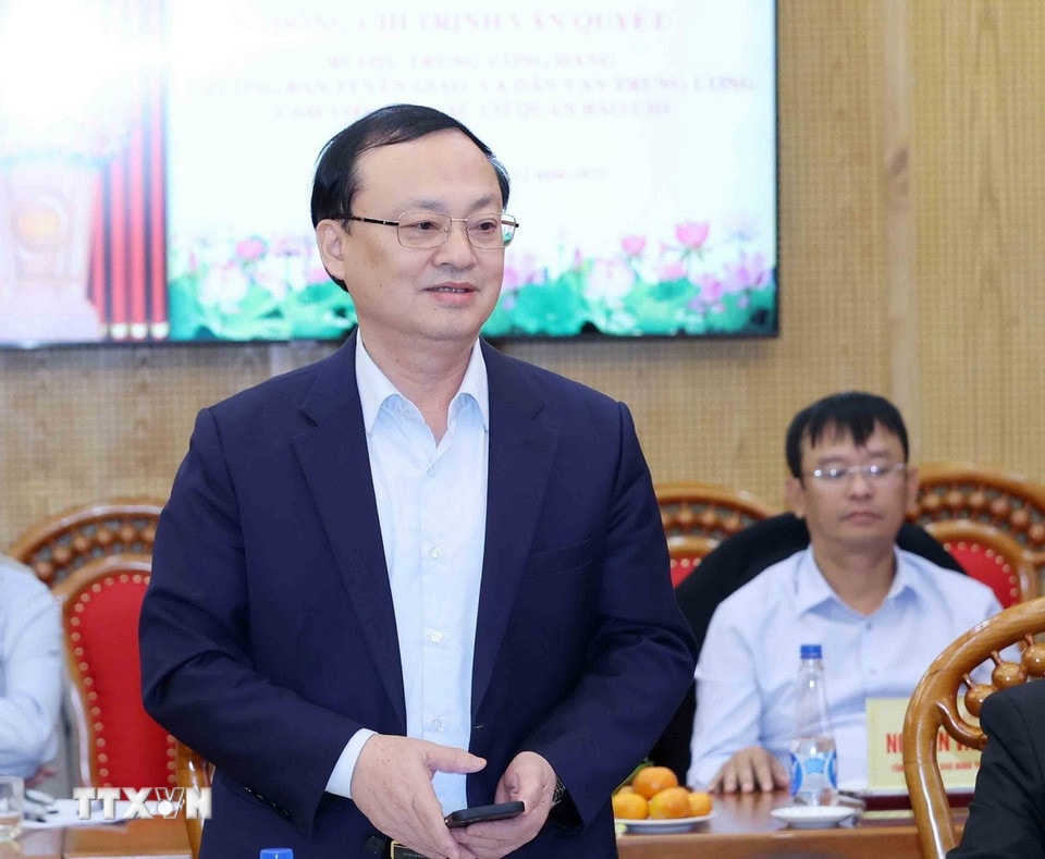 Ông Đỗ Tiến Sỹ, Ủy viên Trung ương Đảng, Tổng Giám đốc Đài Tiếng nói Việt Nam, phát biểu tại buổi làm việc. (Ảnh: Phương Hoa/TTXVN)