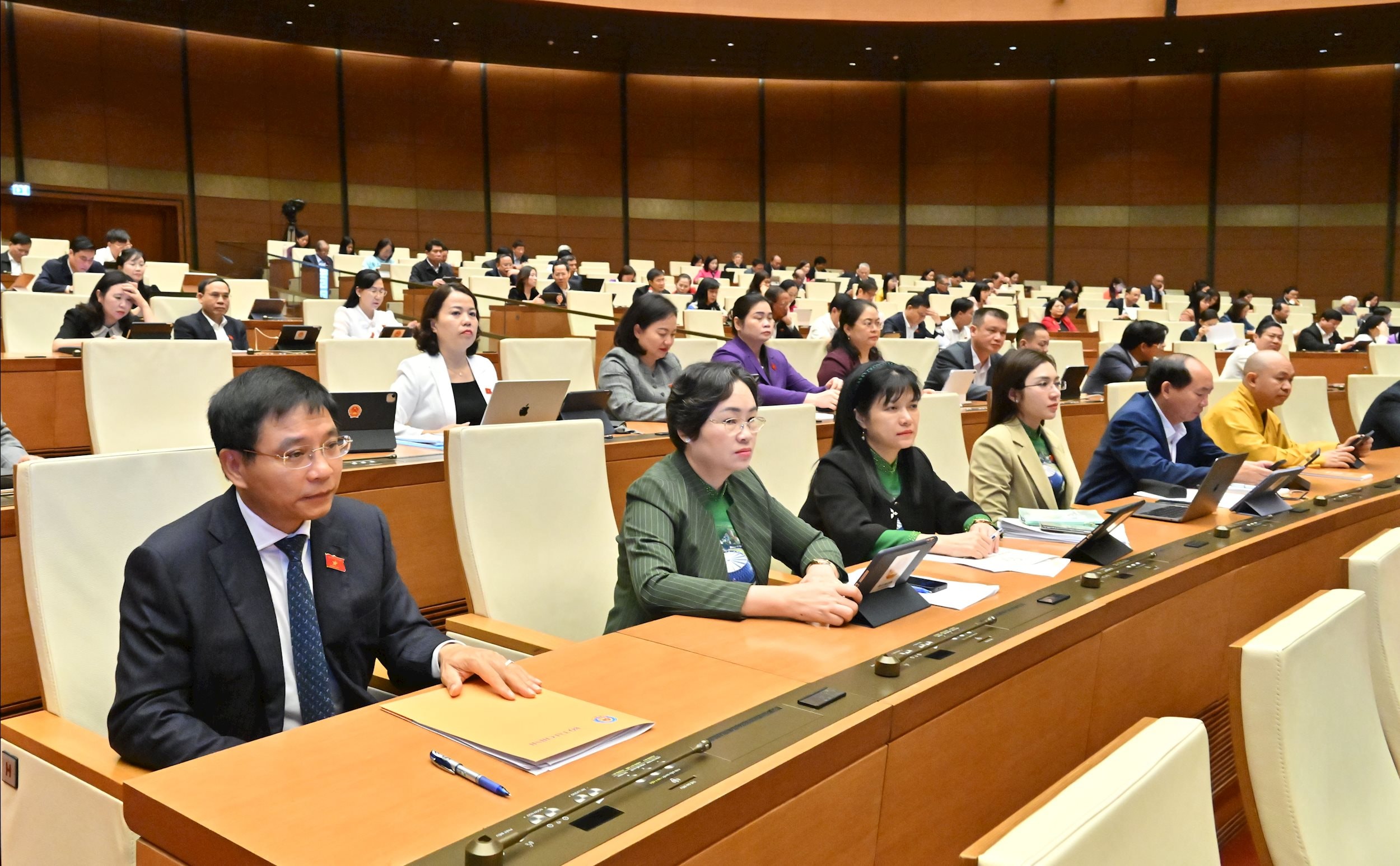 Quốc hội thông qua Nghị quyết về cơ chế, chính sách phát triển năng lượng quốc gia