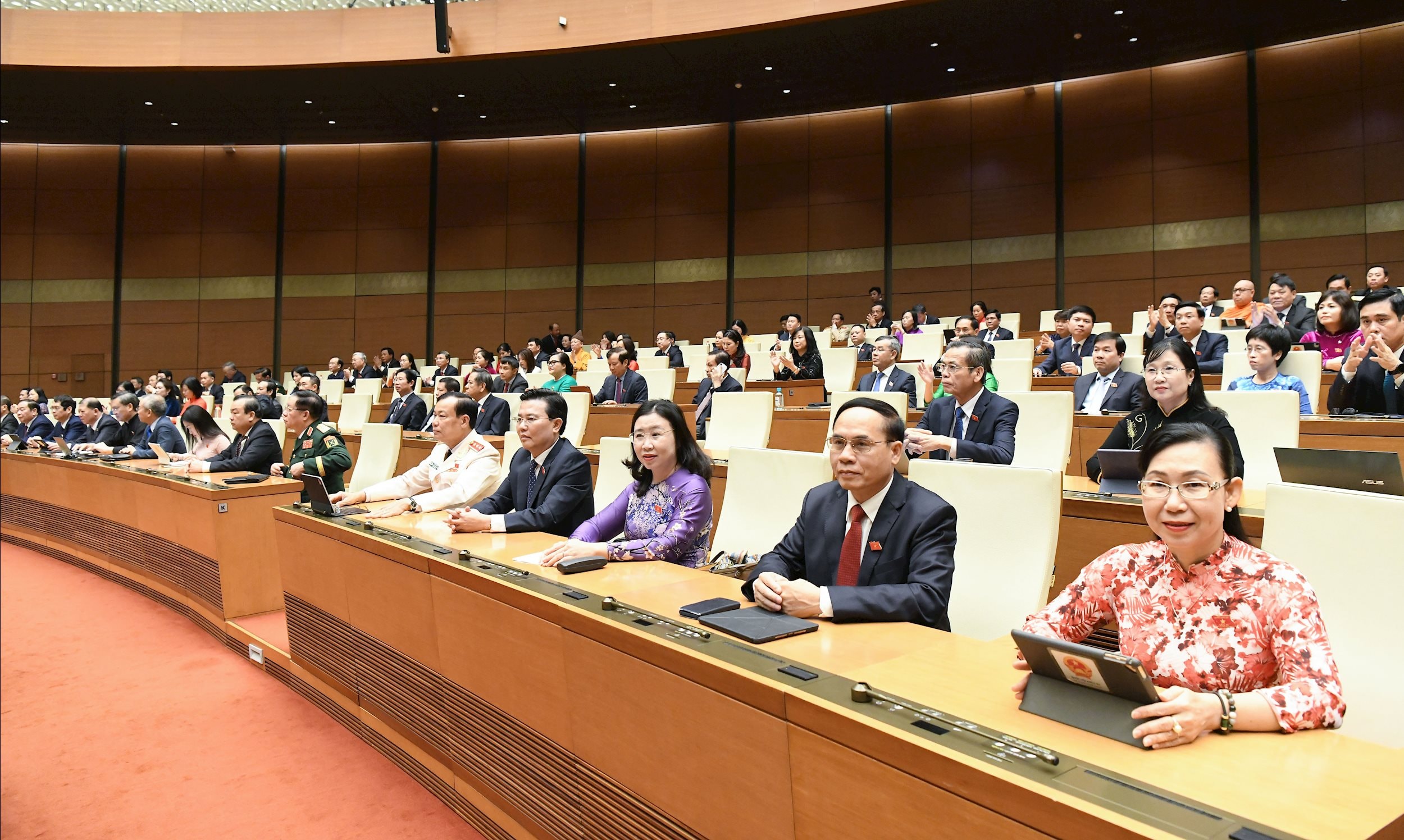 Các đại biểu tham dự phiên bế mạc.3