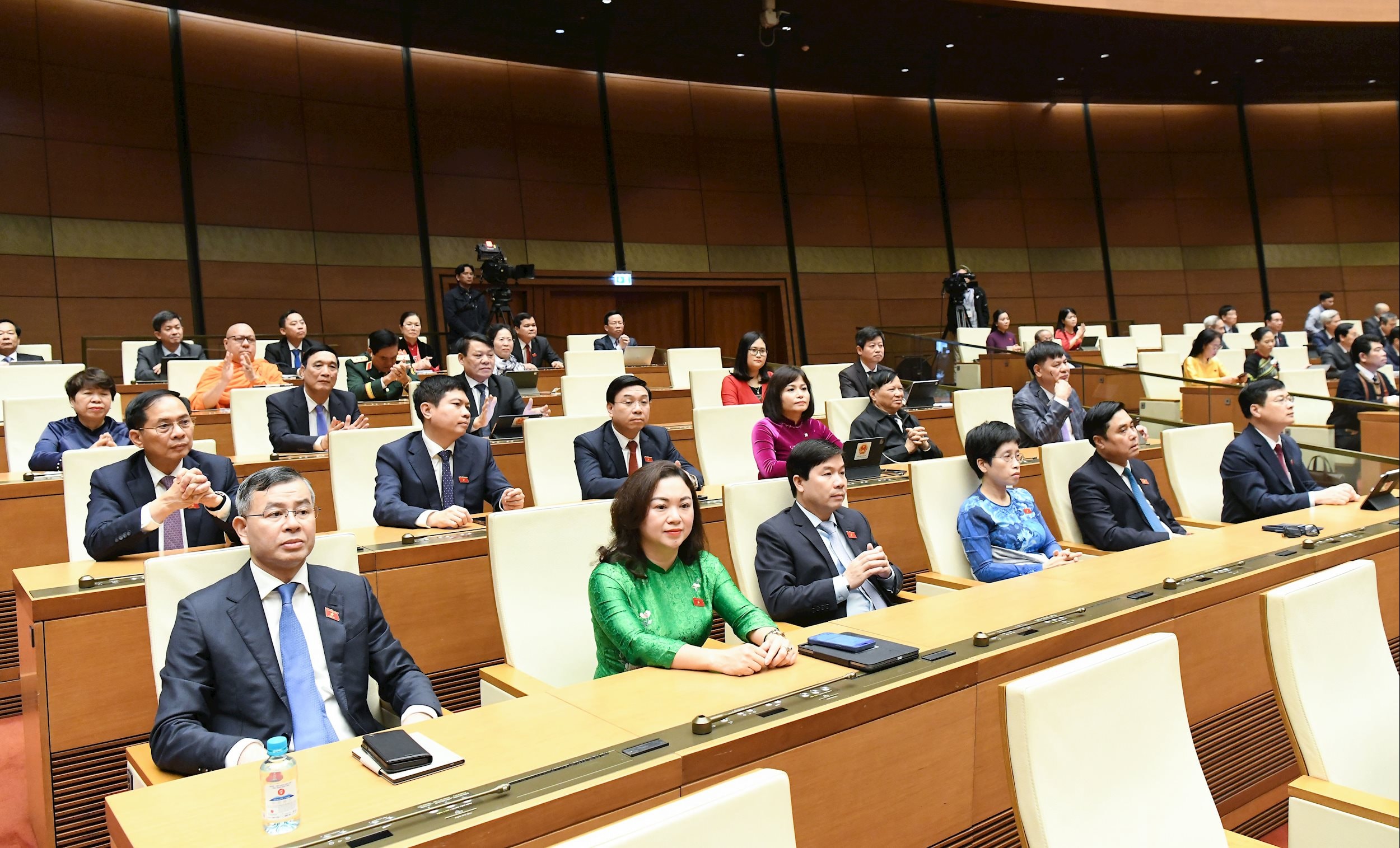 Các đại biểu tham dự phiên bế mạc.6