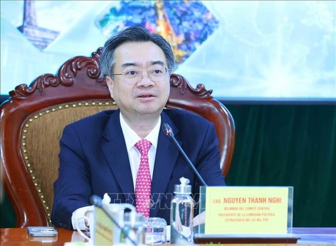 Nguyen Thanh Nghi, a member of the the Communist Party of Vietnam Central Committee and head of its Commission for Policy and Strategy, speaks at the seminar (Photo: VNA) nguyen-thanh-nghi.jpg