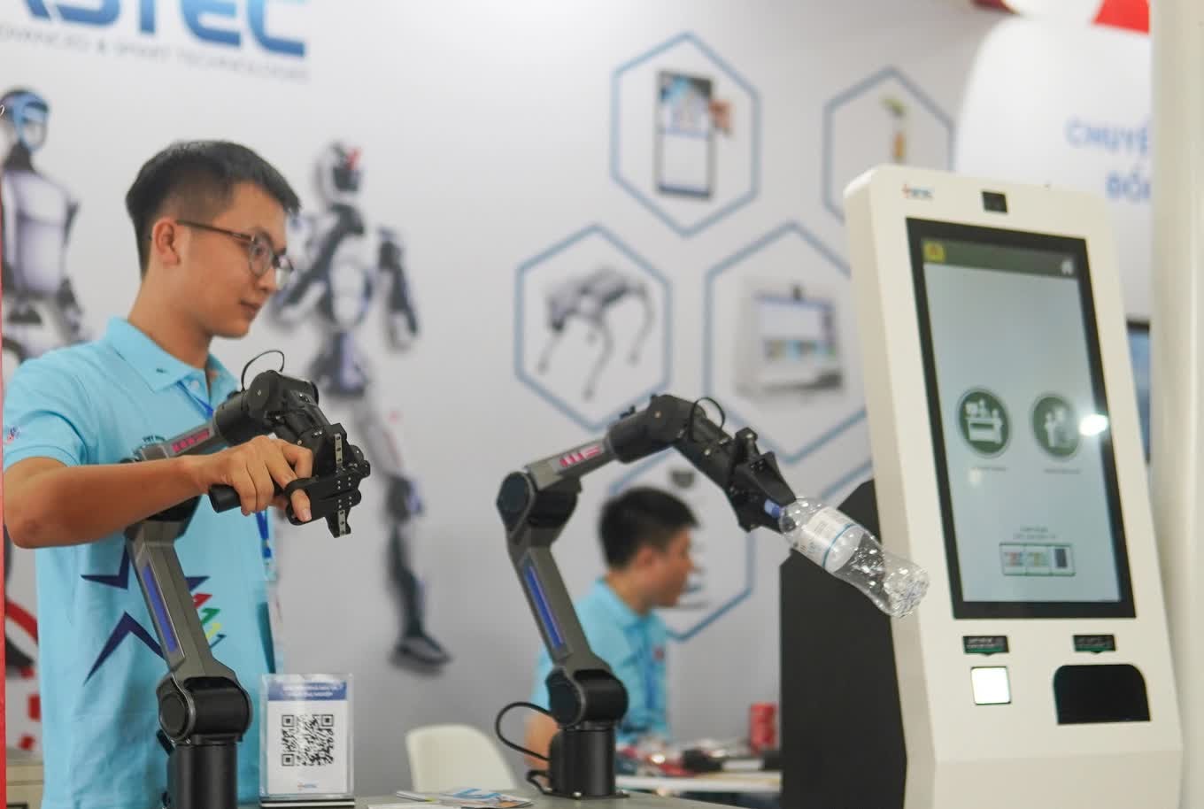 A cidade de Ho Chi Minh estabelece a meta de acelerar a inovação tecnológica em setores-chave até 2035. 20251210162918.jpg