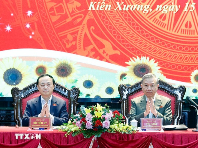 ttxvn-tong-bi-thu-to-lam-tiep-xuc-cu-tri-sau-ky-hop-thu-10-quoc-hoi-khoa-xv-tai-hung-yen-8472852-6.jpg