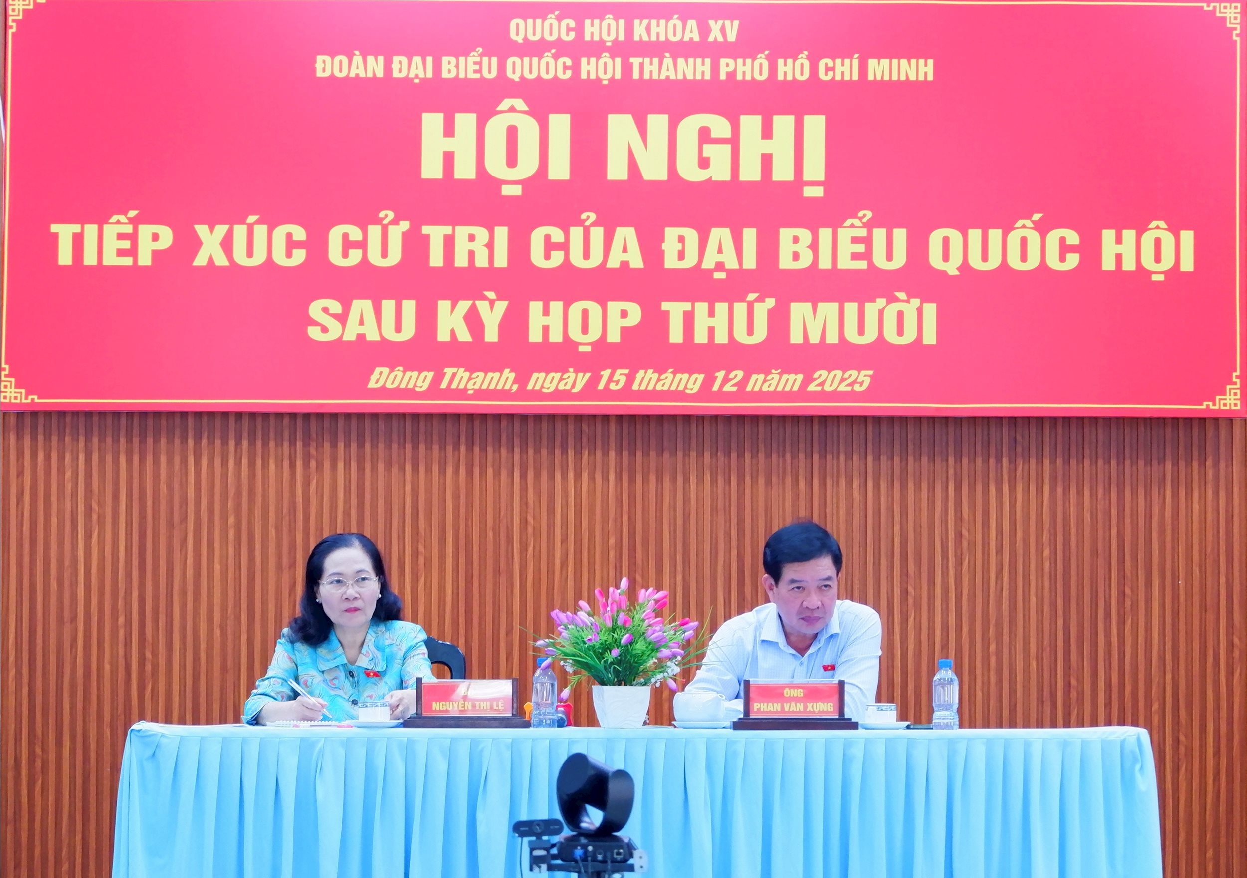 គណៈប្រតិភូរដ្ឋសភា នៃមណ្ឌលលេខ១០ គណៈប្រតិភូរដ្ឋសភាទីក្រុងហូជីមិញ បានរៀបចំកិច្ចប្រជុំជាមួយអ្នកបោះឆ្នោត ដើម្បីប្រកាសលទ្ធផលនៃសម័យប្រជុំលើកទី១០ នៃរដ្ឋសភានីតិកាលទី១៥។