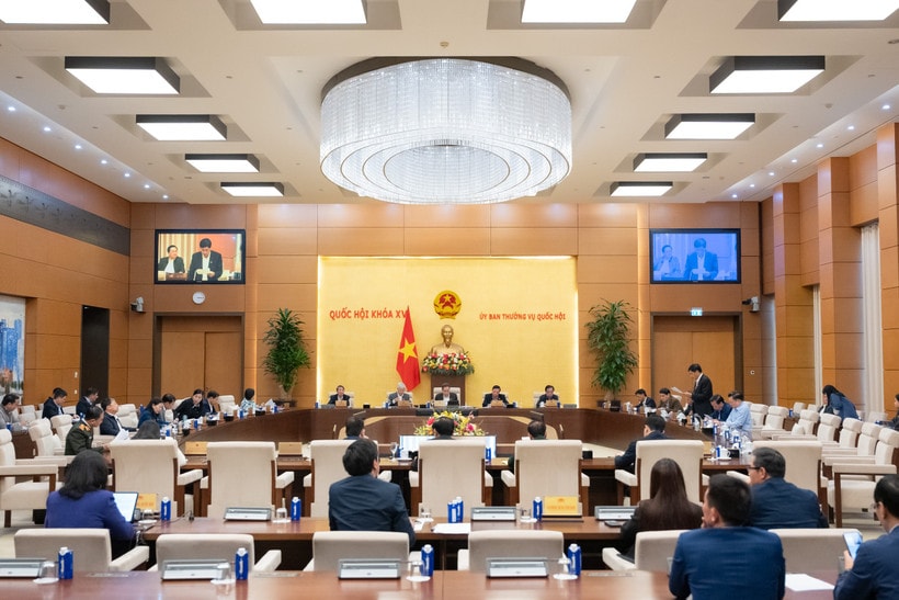 The NA Standing Committee's meeting on electoral affairs on December 15. (Photo: quochoi.vn)