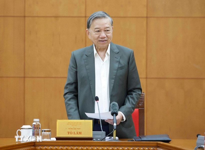 អគ្គលេខាធិការ លោក តូ ឡាំ ថ្លែងសុន្ទរកថា។ (រូបថត៖ ថុង ញ៉ាត់/VNA)