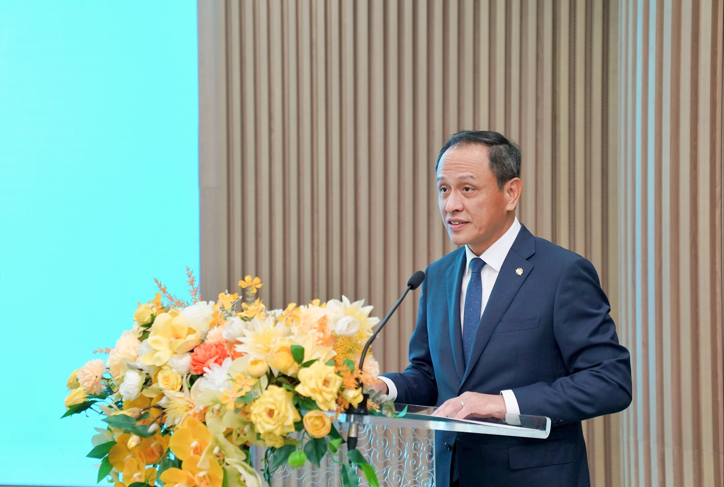 3. Ông Lê Hồng Hà – Tổng Giám đốc Vietnam Airlines phát biểu tại lễ ký kết.