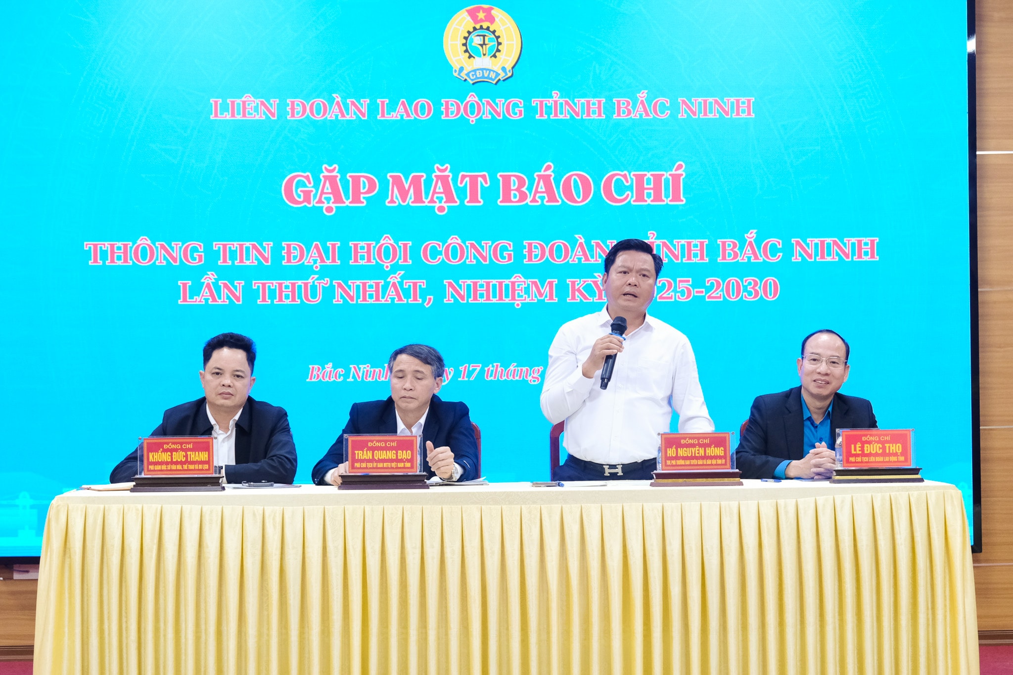 giờ làm - Ảnh 1.