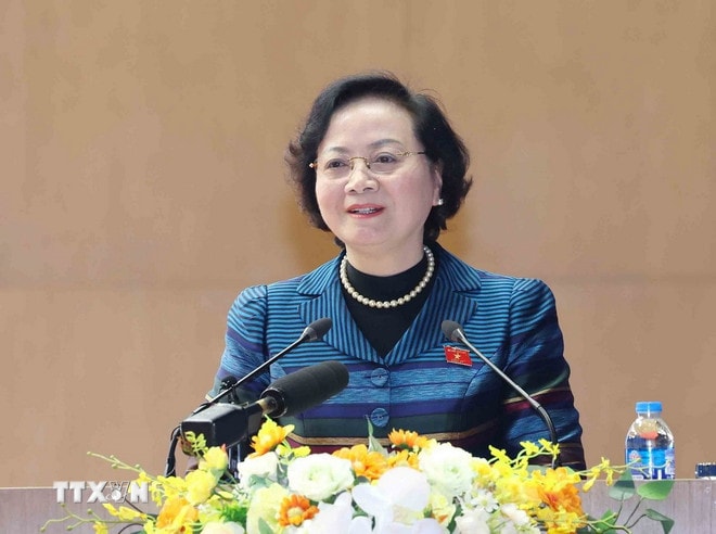 ttxvn-1712-thuong-truc-ban-bi-thu-tiep-xuc-cu-tri-lao-cai-2.jpg