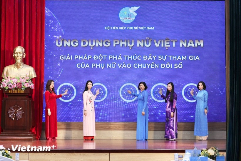 At the app launch event (Photo: VNA)