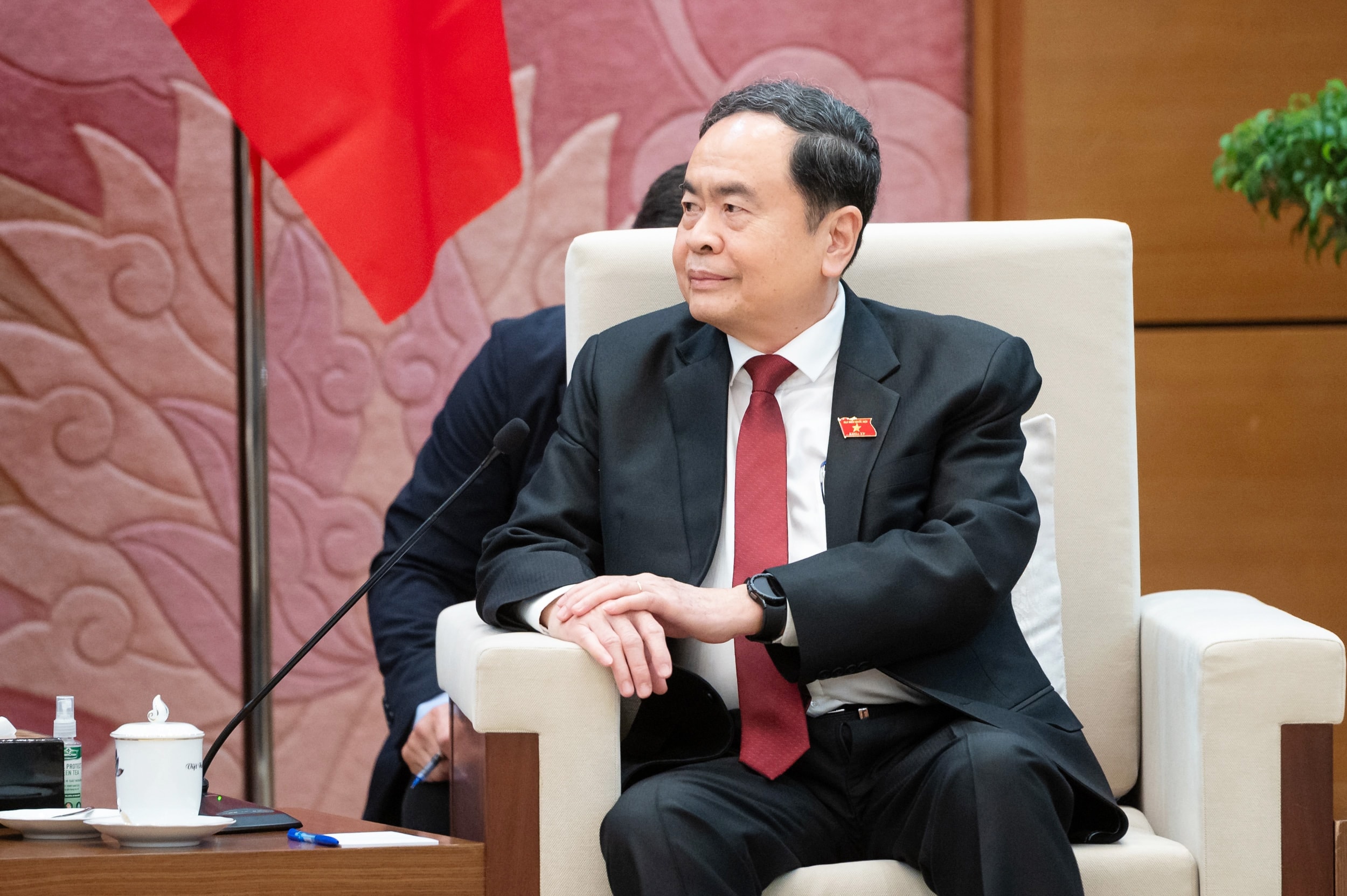 លោក ត្រឹន ថាញ់ ម៉ាន់ ប្រធានរដ្ឋសភា បានថ្លែងសុន្ទរកថានៅក្នុងពិធីទទួល។