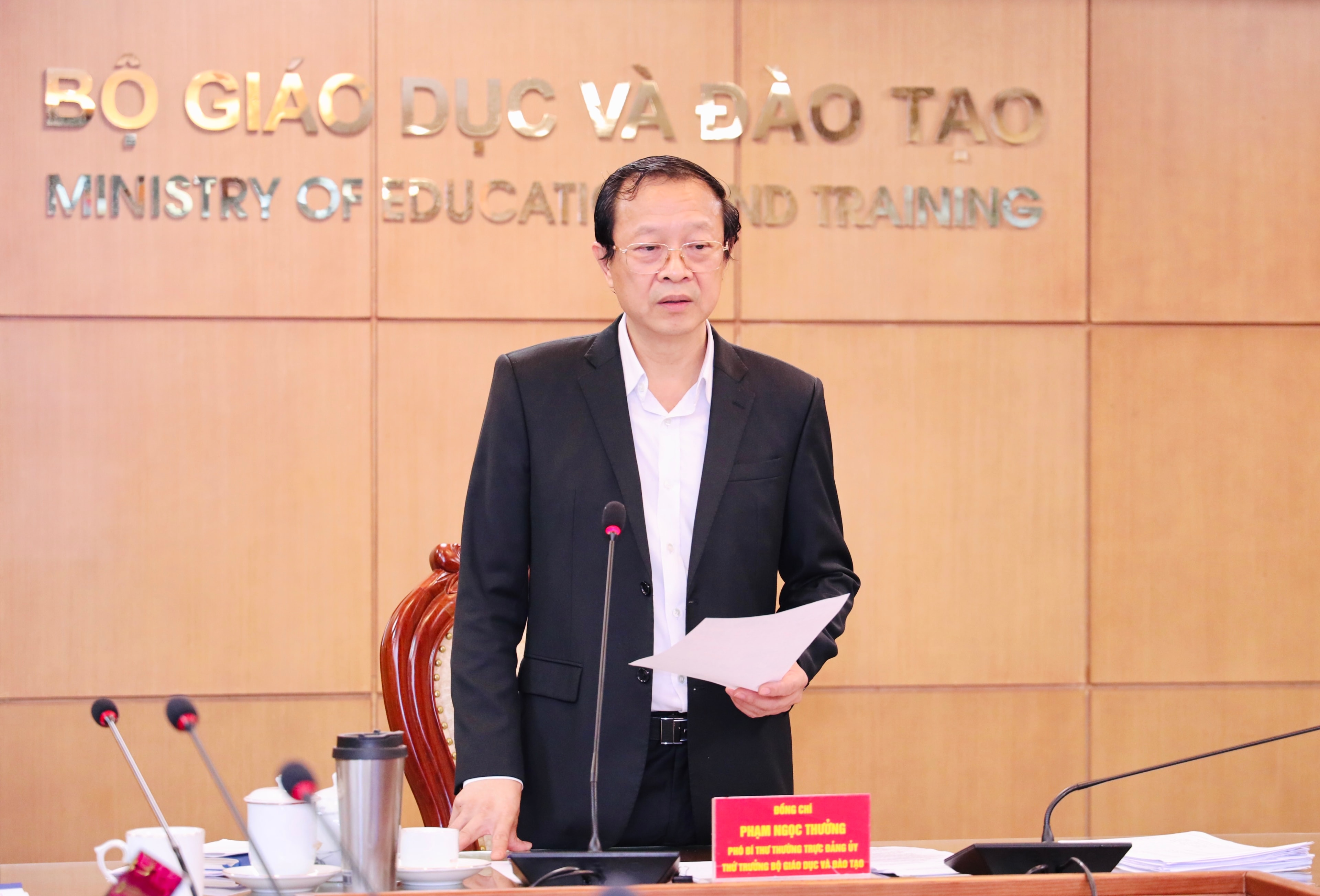 Thứ trưởng Thường trực Bộ GDĐT Phạm Ngọc Thưởng phát biểu tại Hội nghị