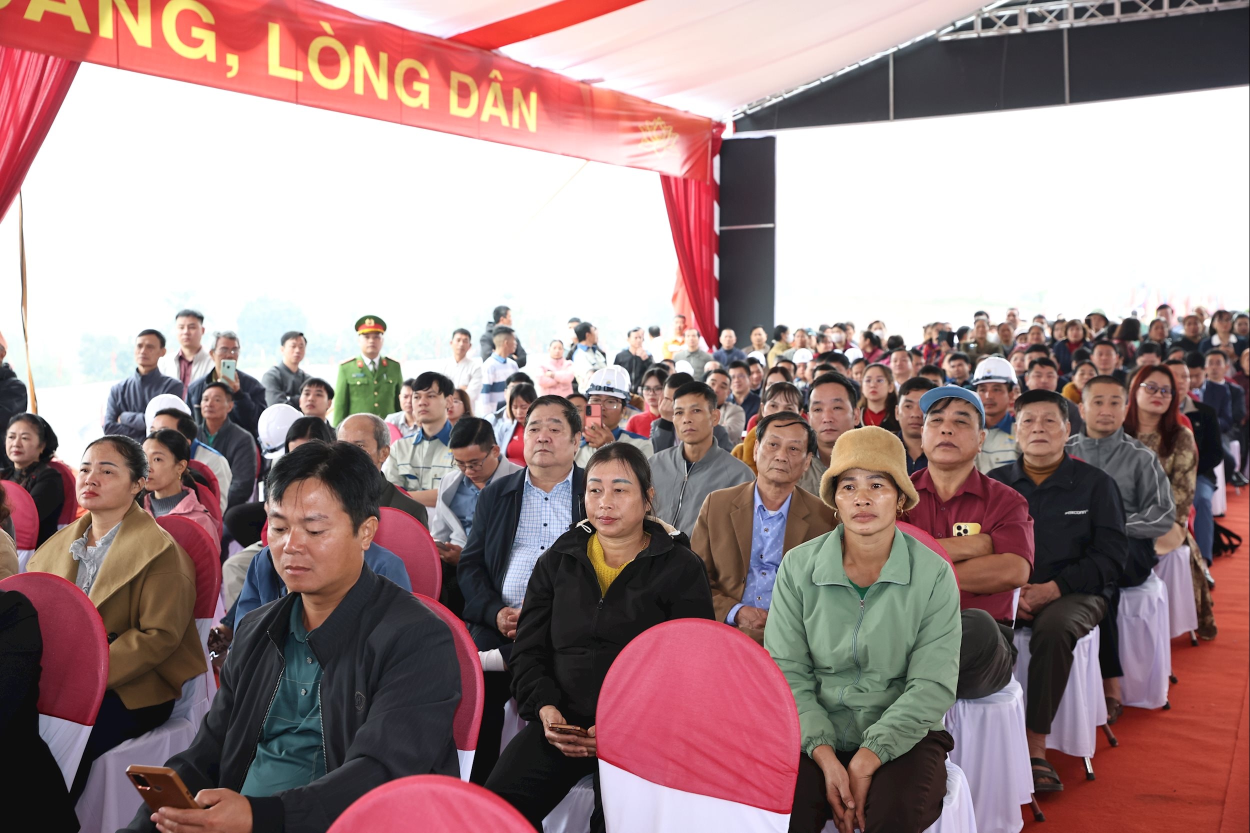 Nhân dân Tuyên Quang dự Lễ thông xe kỹ thuật dự án cao tốc Tuyên Quang – Hà Giang (giai đoạn 1) (2)