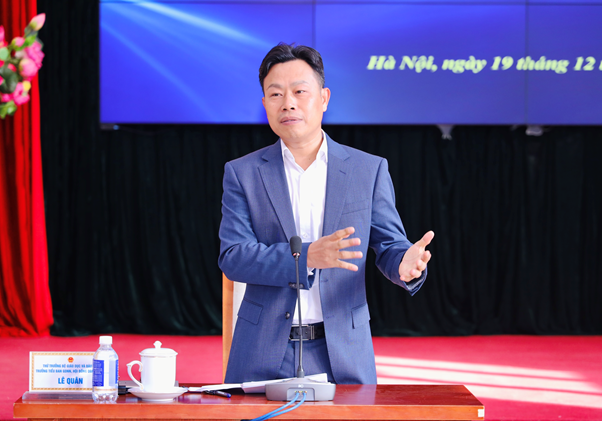 Thứ trưởng Bộ GDĐT Lê Quân phát biểu kết luận phiên họp