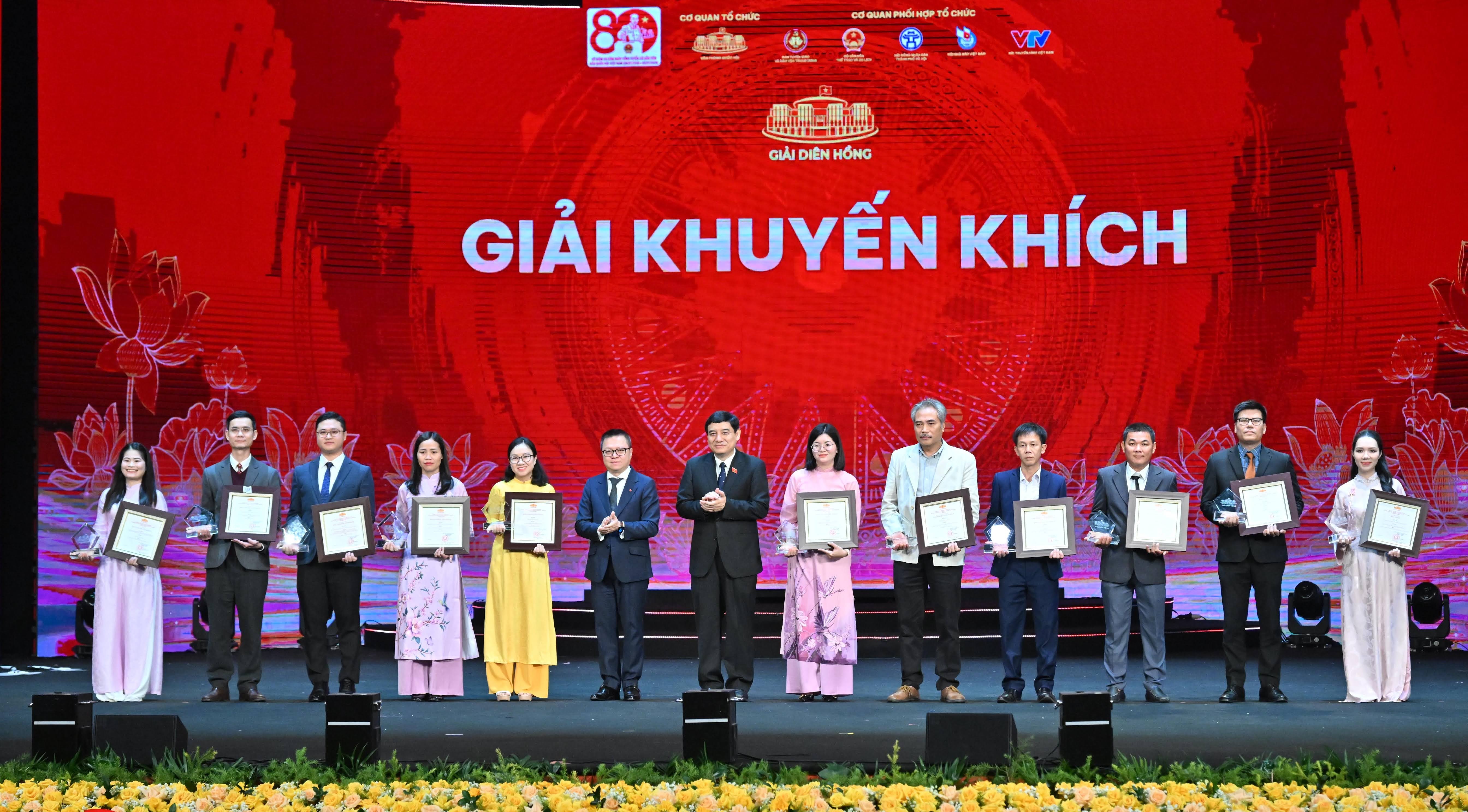 Trao giải Khuyến khíchVQK_9078