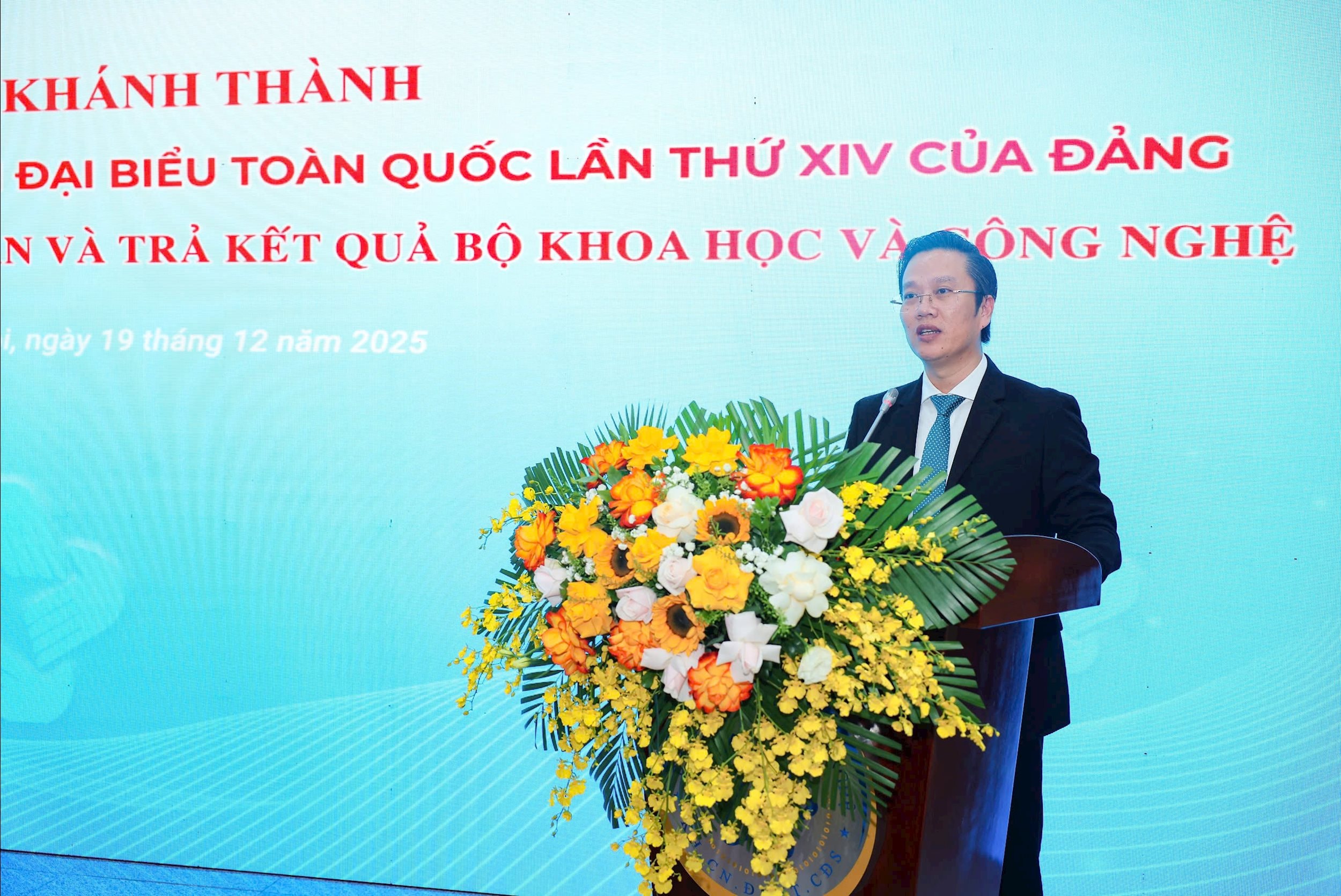 Chánh Văn phòng Bộ KH và CN Hà Minh Hiệp phát biểu khai mạc buổi lễ