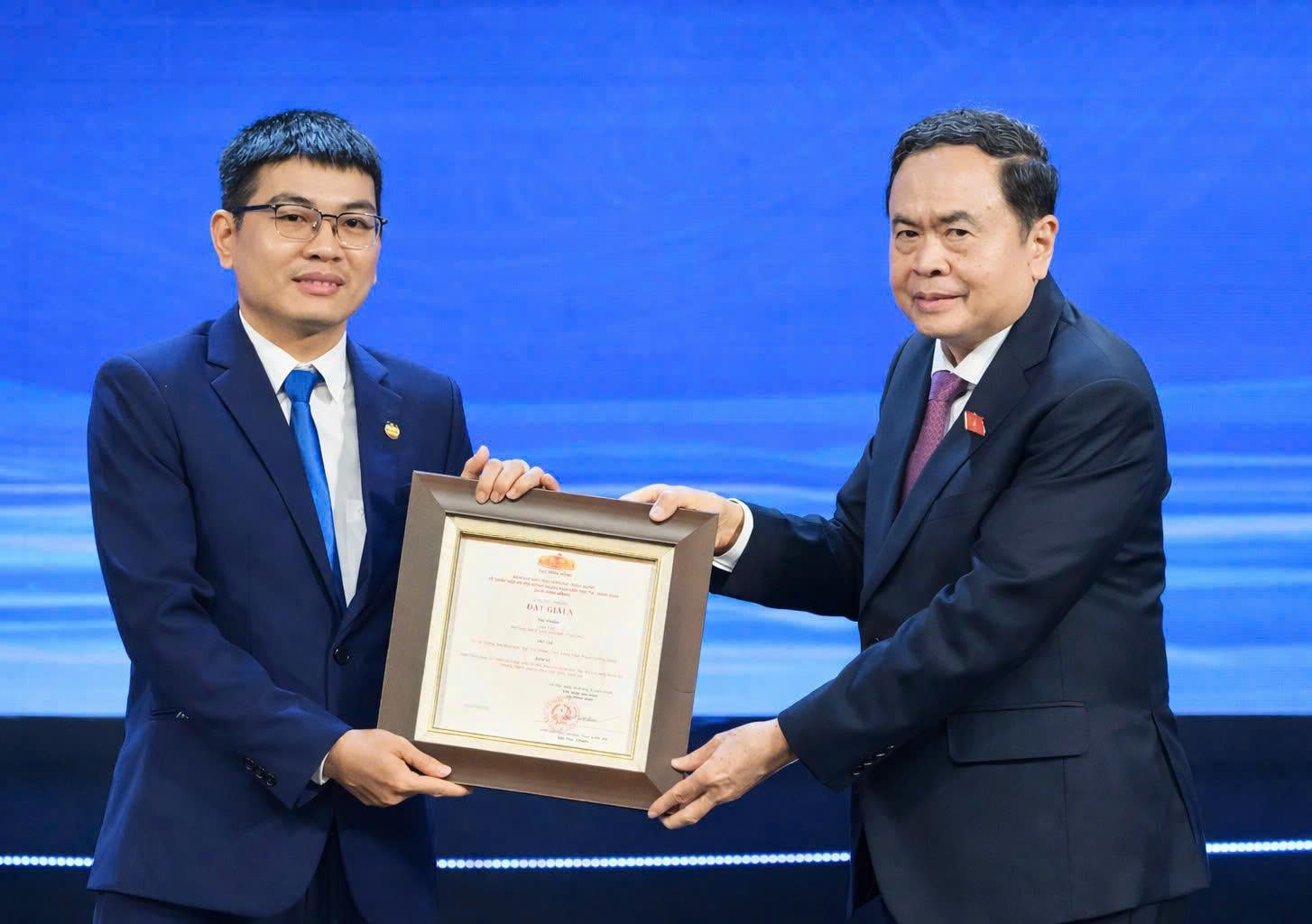 khiem.jpg