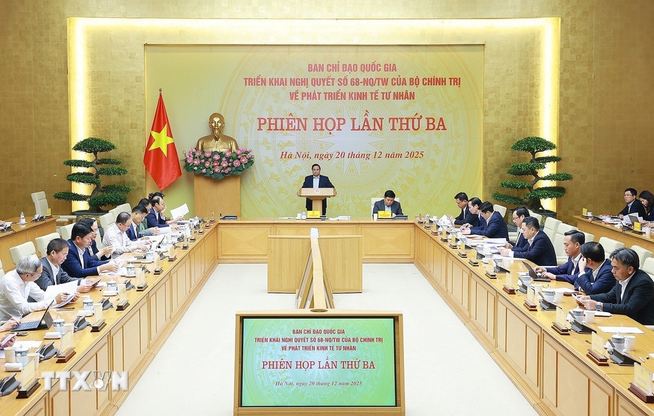 Thủ tướng Phạm Minh Chính chủ trì Phiên họp thứ 3 của Ban Chỉ đạo phát triển kinh tế tư nhân. Ảnh: Dương Giang/TTXVN